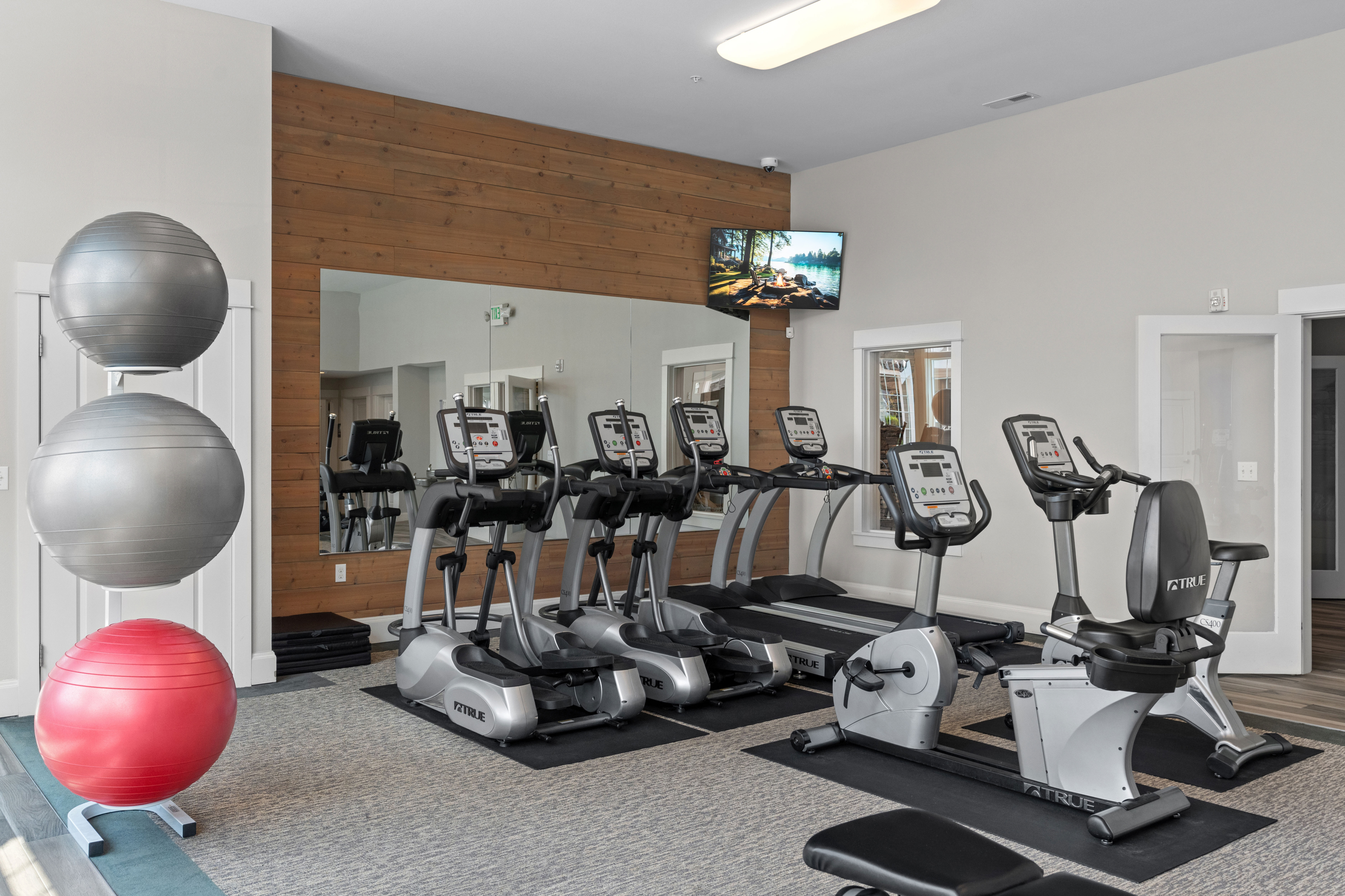 Fitness Center Cardio l Luxury Apartments in Puyallup, WA l Silver Creek