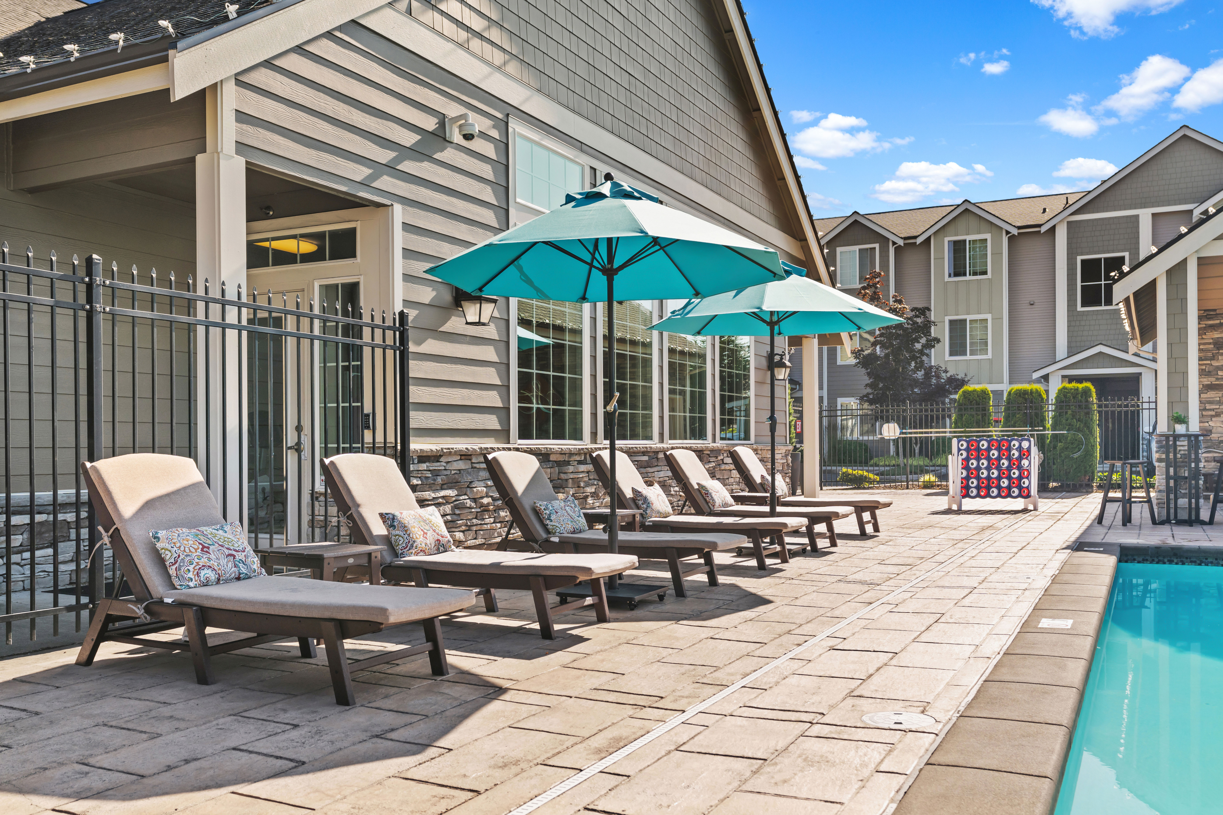 Sun Lounges l Luxury Apartments in Puyallup, WA l Silver Creek