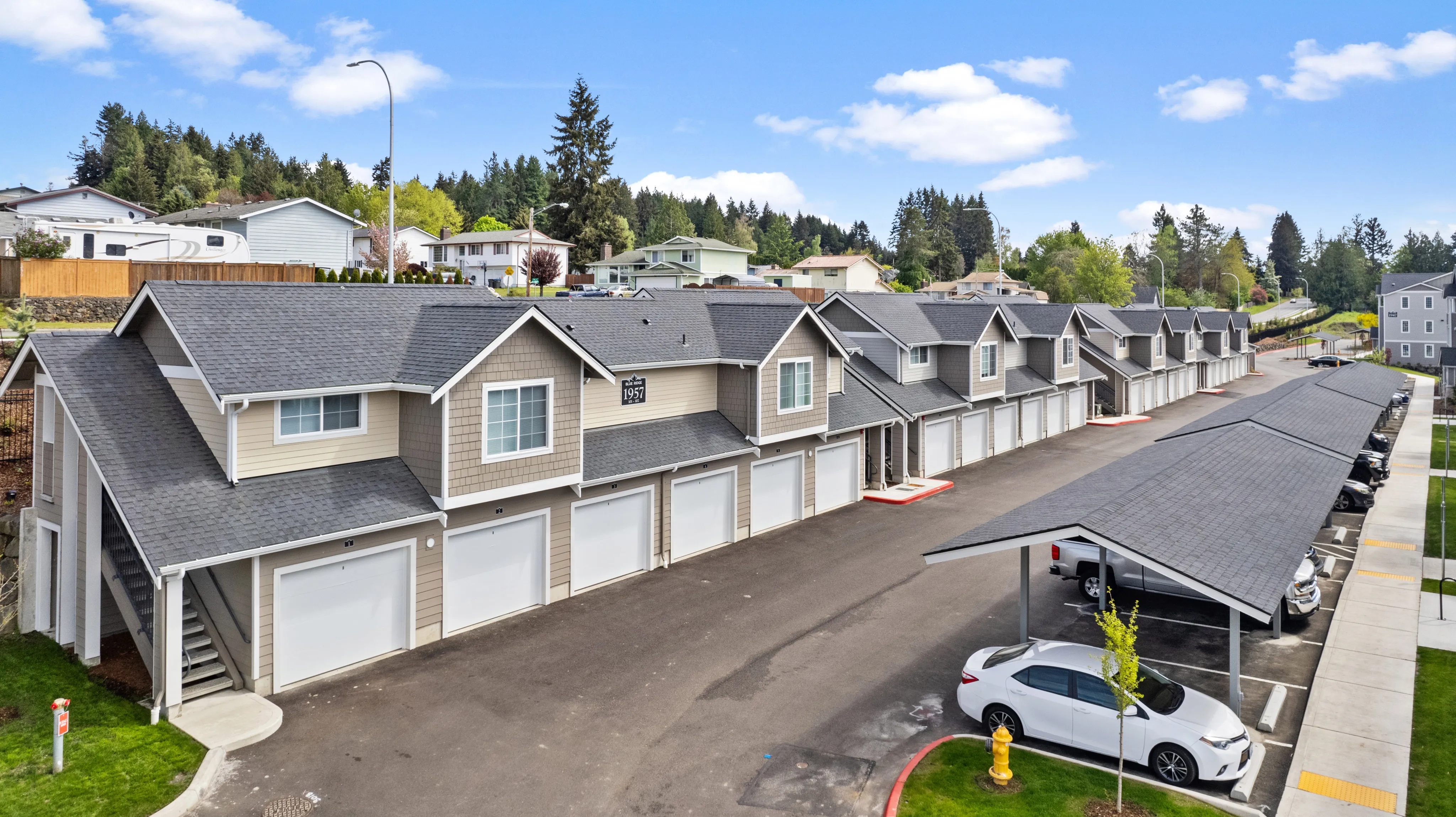 Carriage Studio's l Luxury Apartments and Townhomes for Rent in Bremerton, WA l Blue Ridge Apartments
