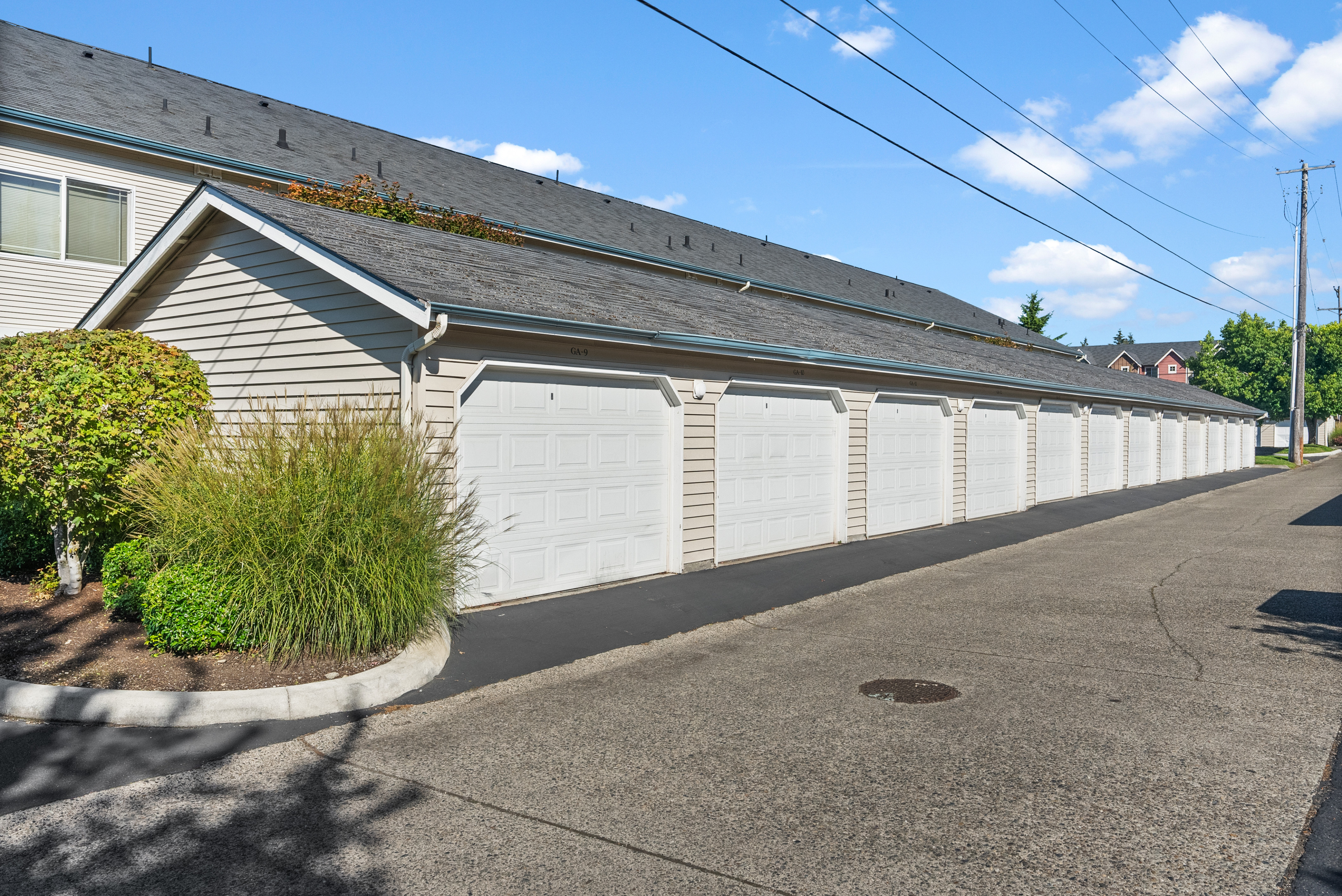 Private Attached Garages l Apartments for Rent in Tacoma, WA l Cedar Court Apartments