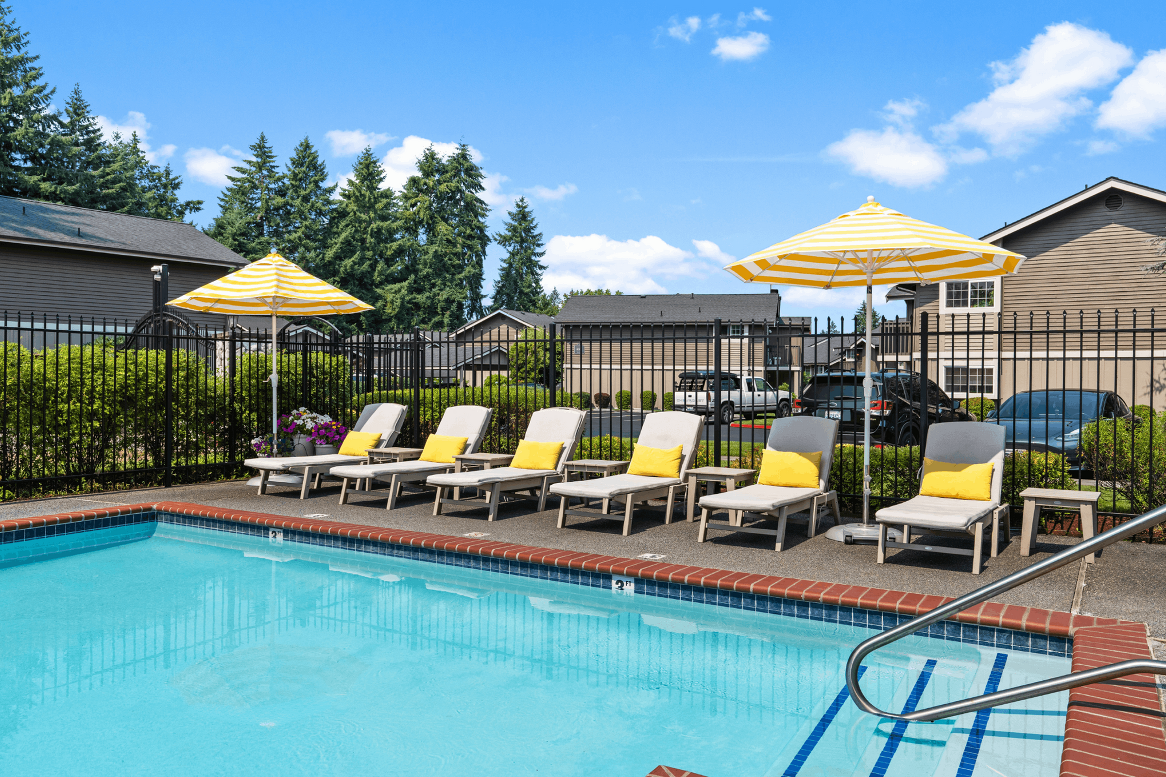 Stonegate Apartments - Outdoor Pool