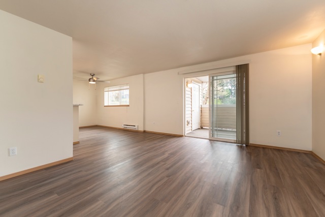 One Bedroom w/Den