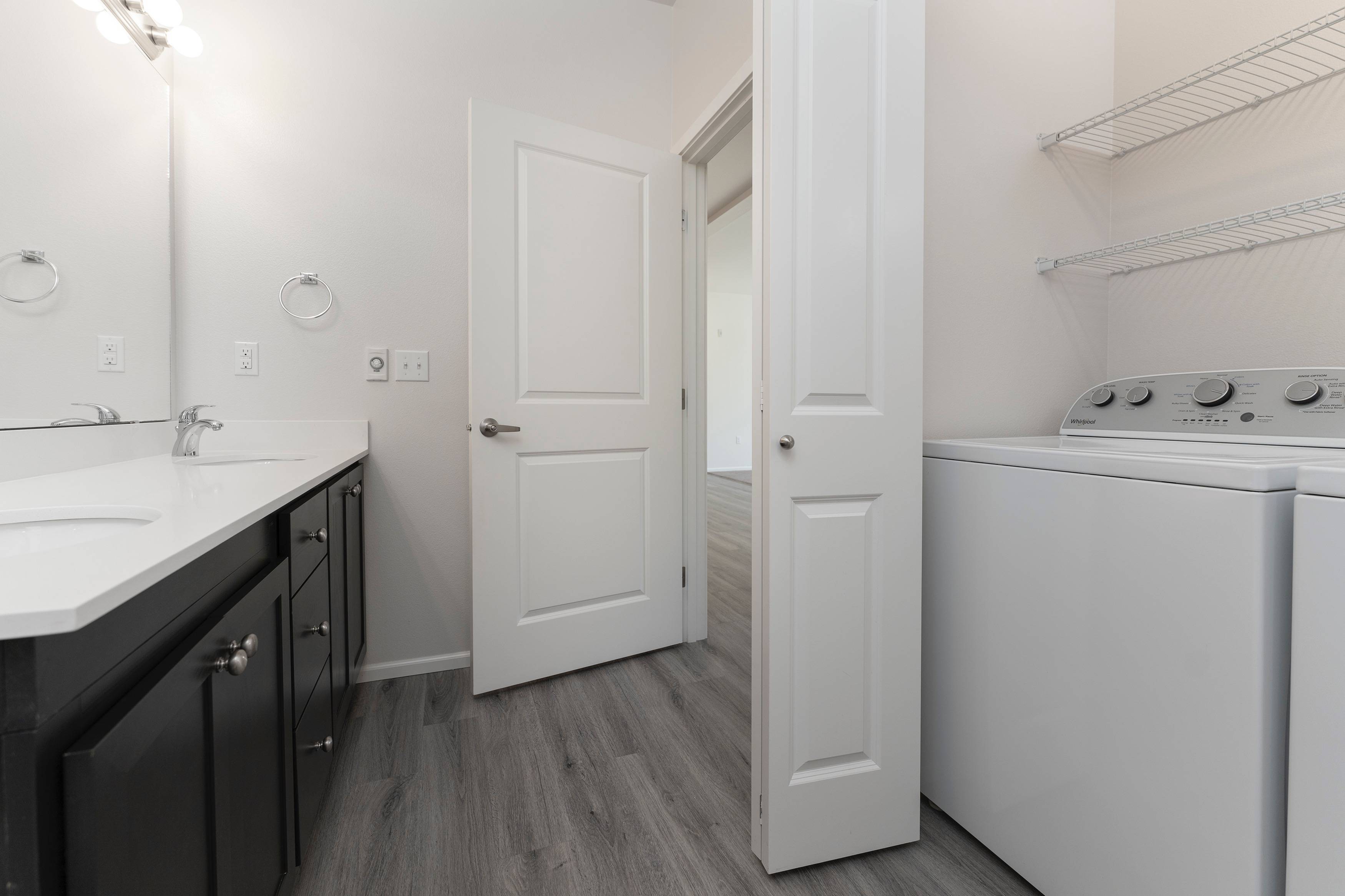 1 Standard 841 Sq Ft