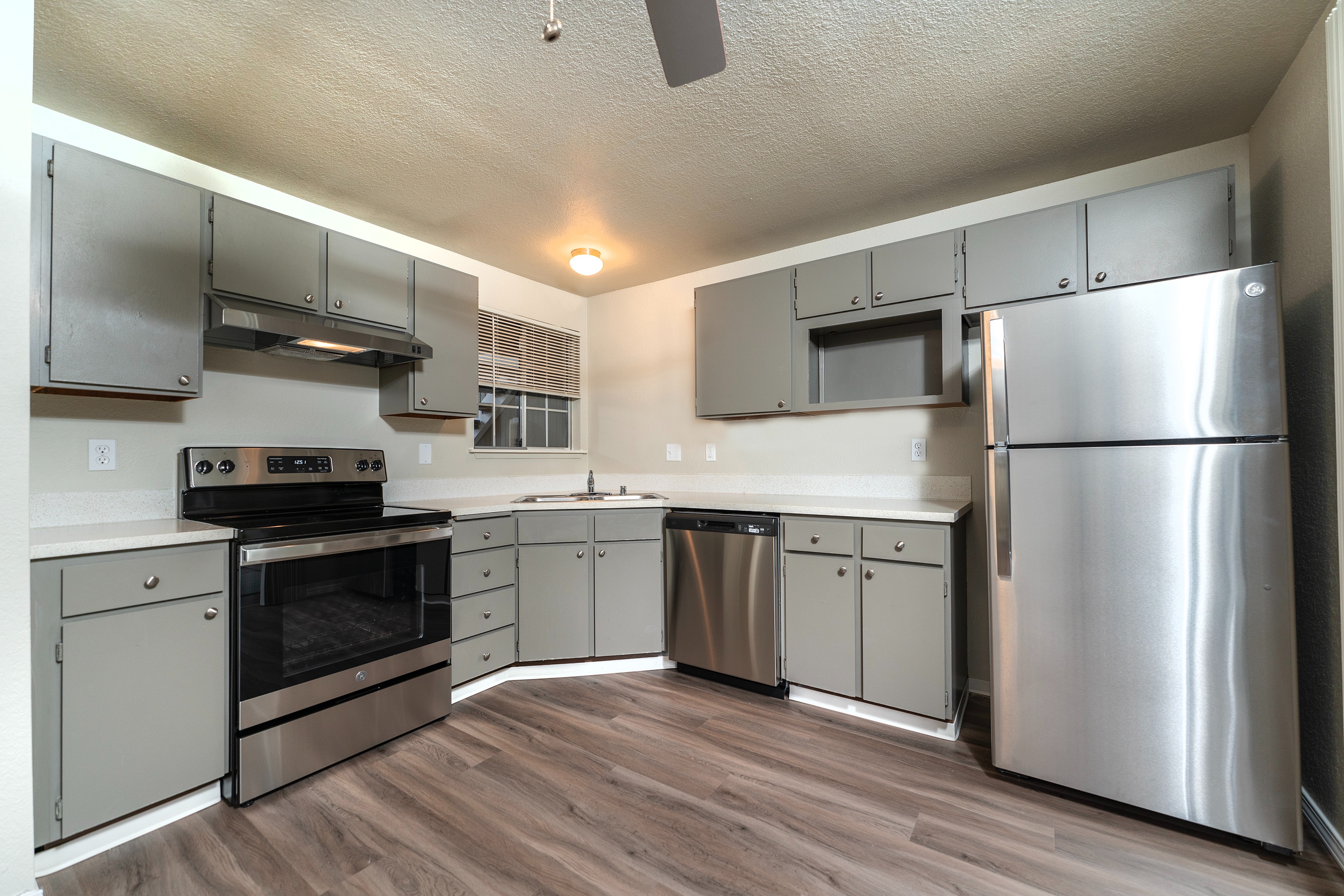 1x1 Stainless Steel Appliances