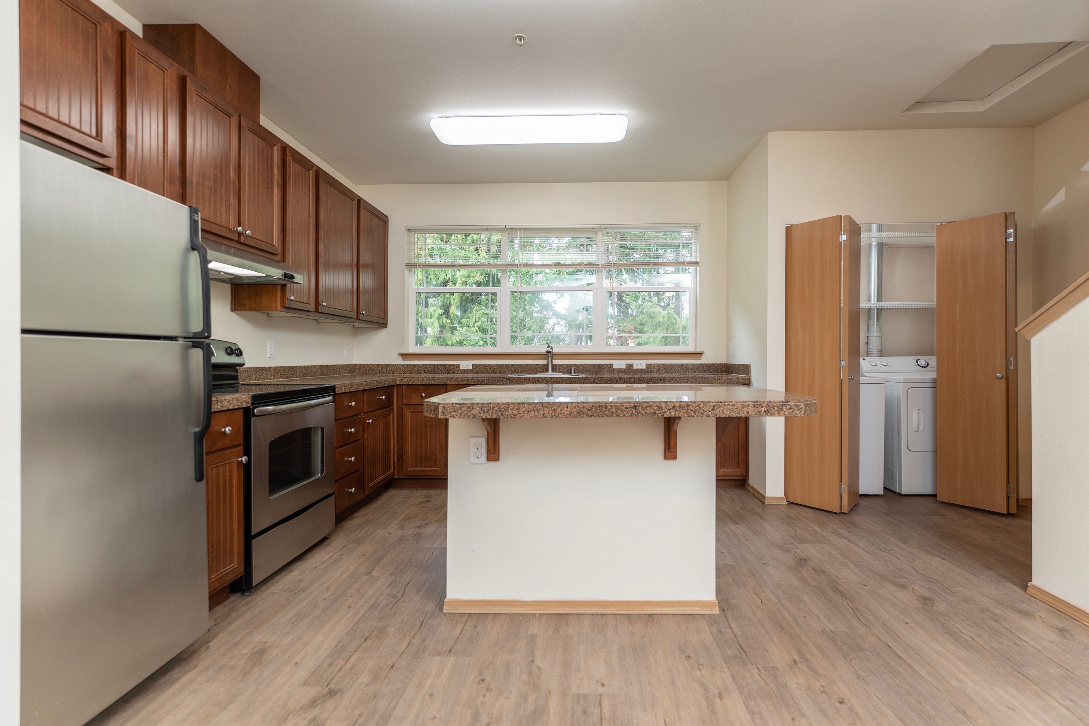 2x2 w/Den & Garage Townhome - 1306 sq ft