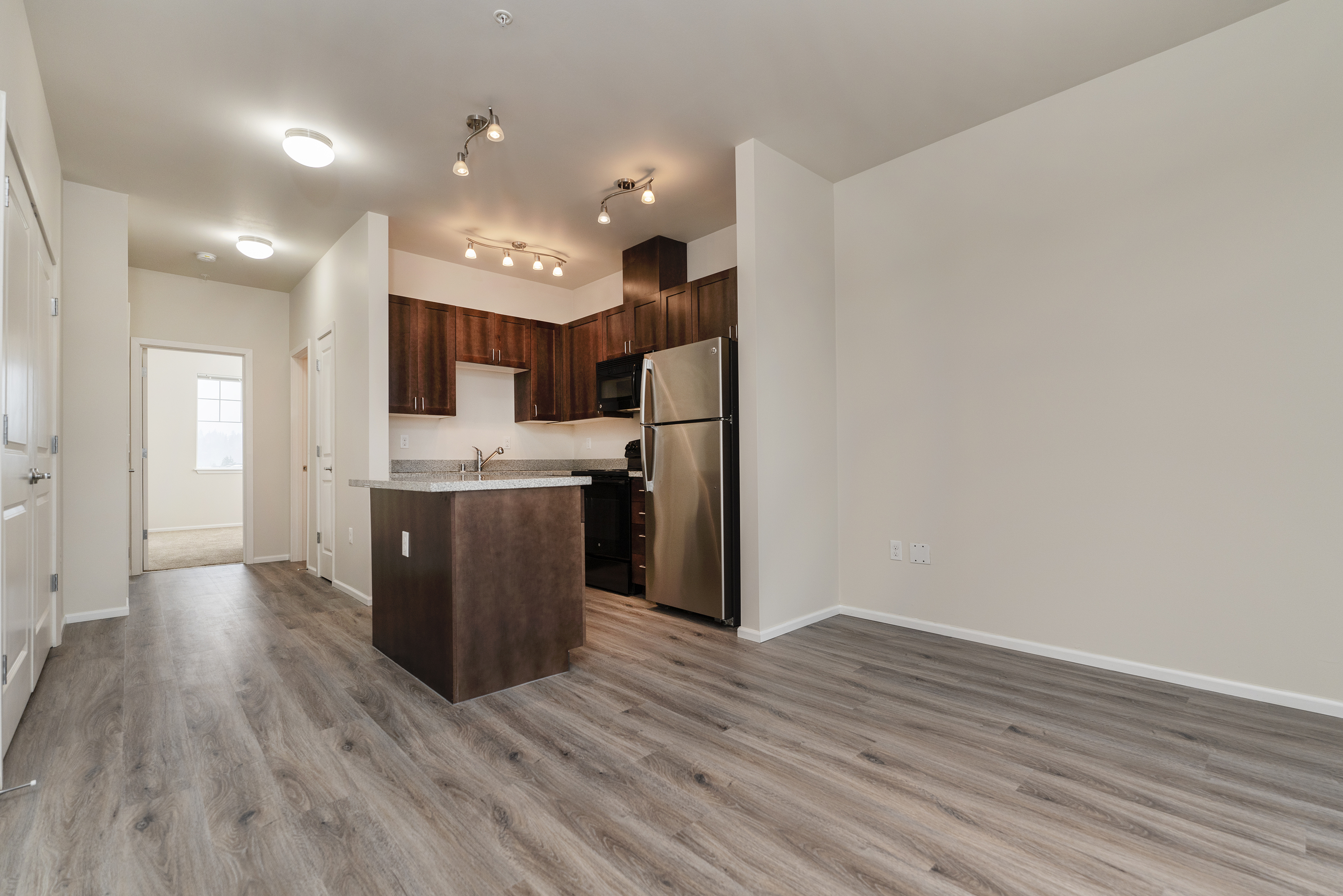 1x1 Economy 588 Sq Ft