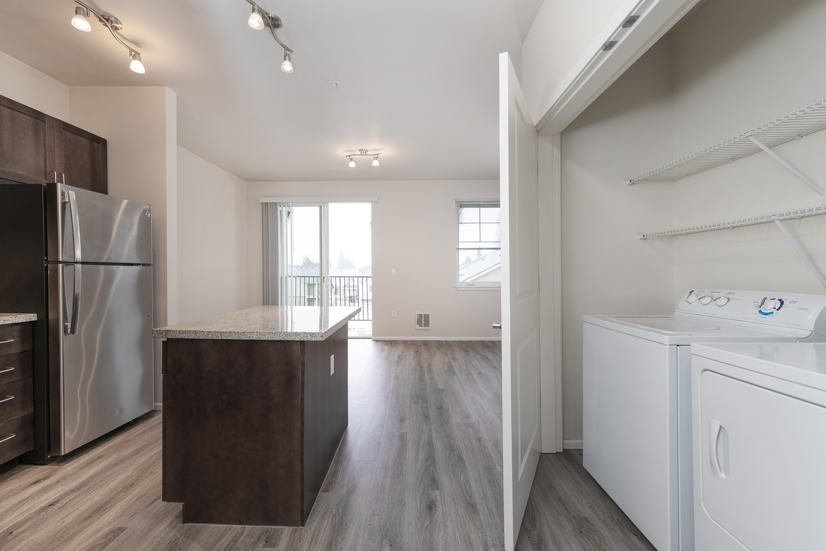 1x1 Economy 588 Sq Ft