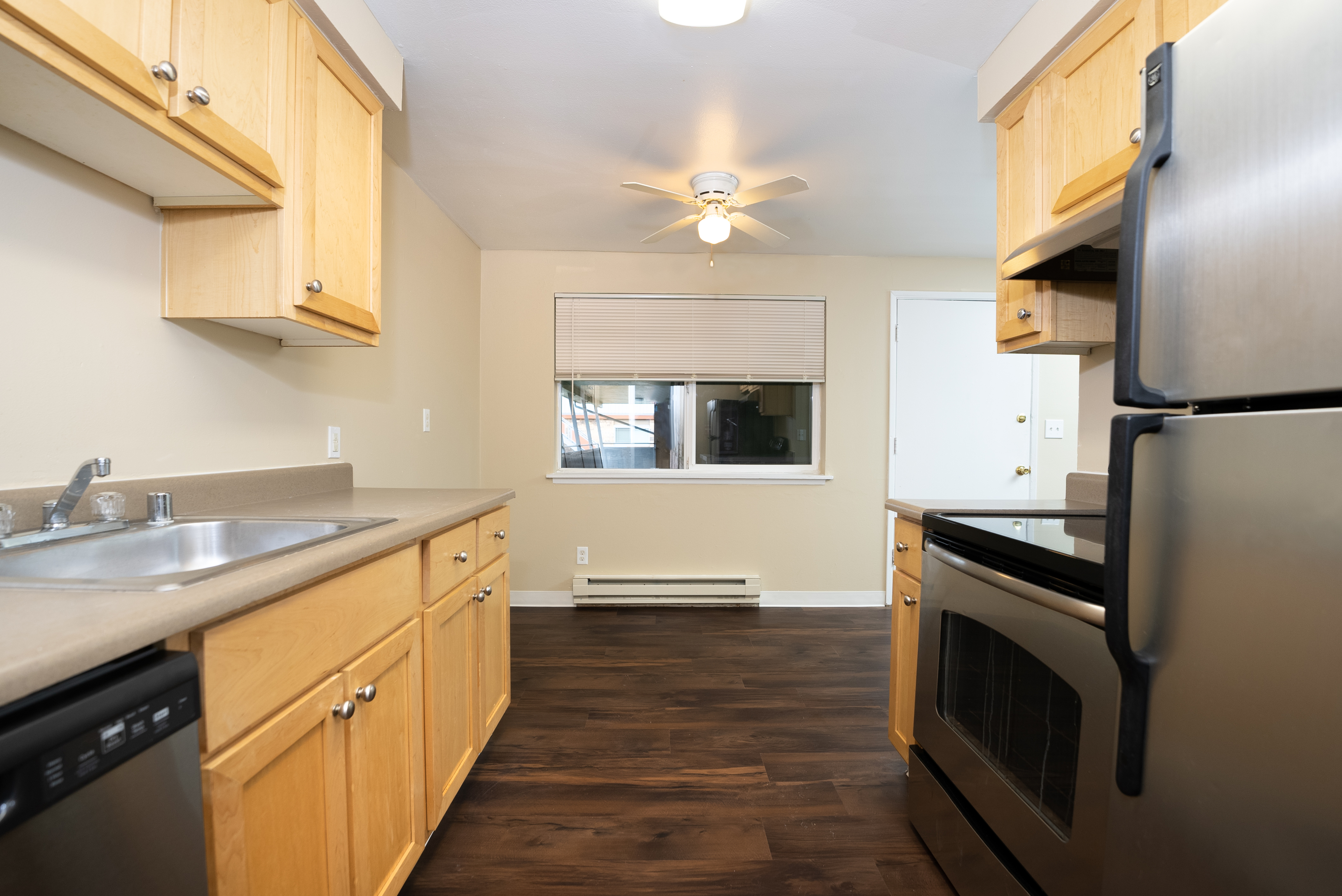 2 Bedroom 1 Bath Deluxe 810 Sq Ft