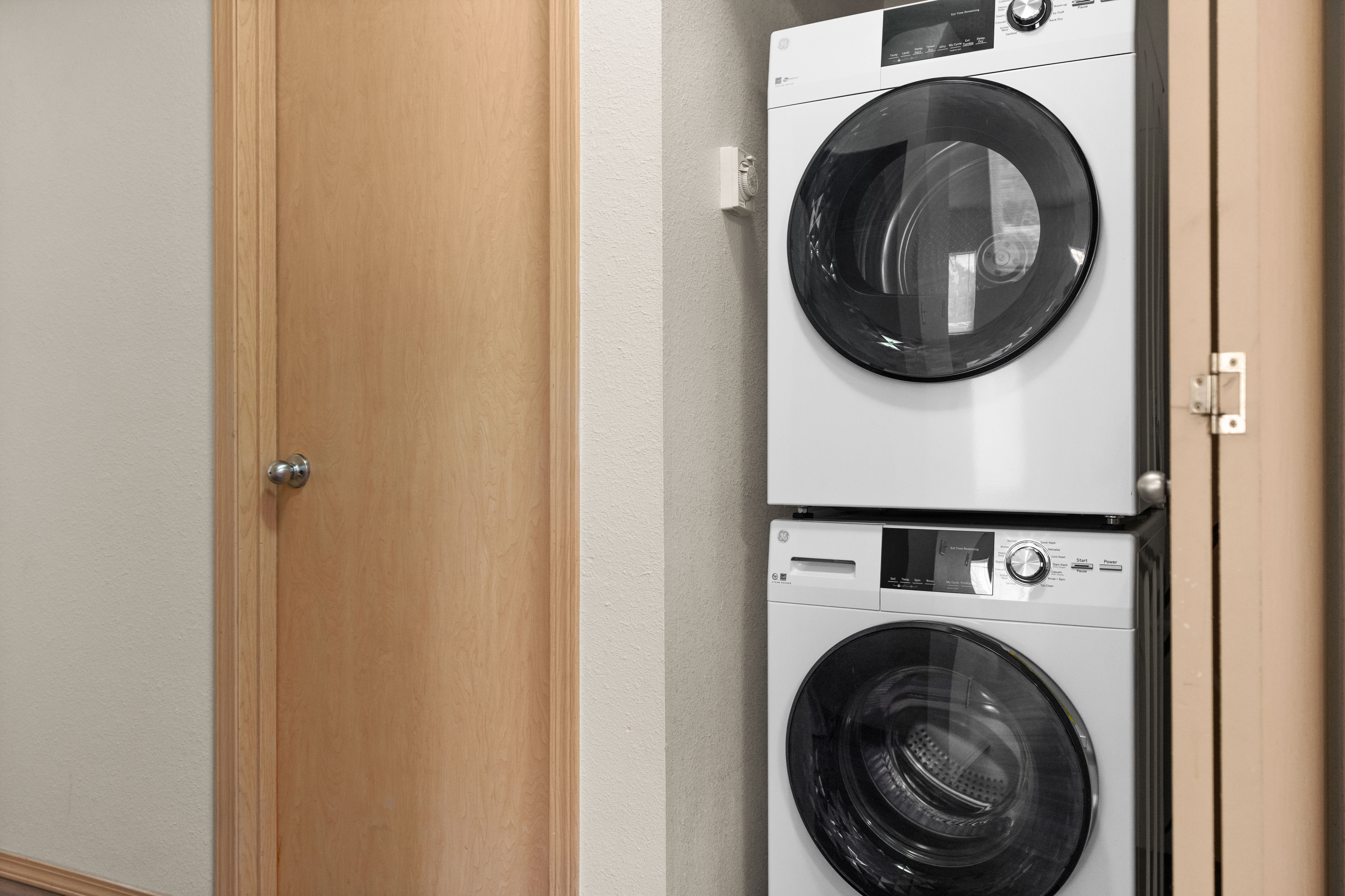 2 Bedroom 1 Bath Deluxe 1052 Sq Ft