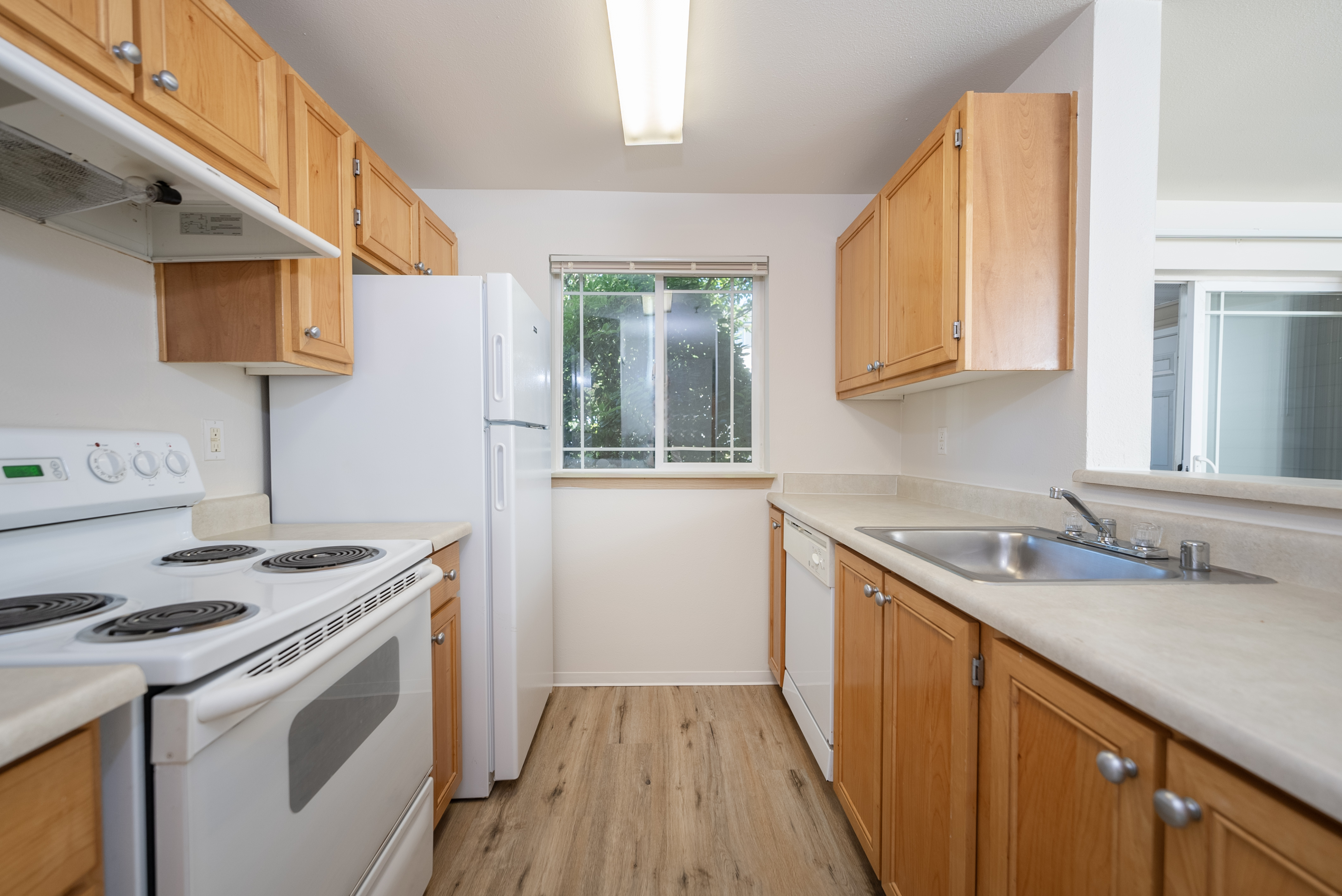 1 Bedroom Efficiency 605 Sq Ft