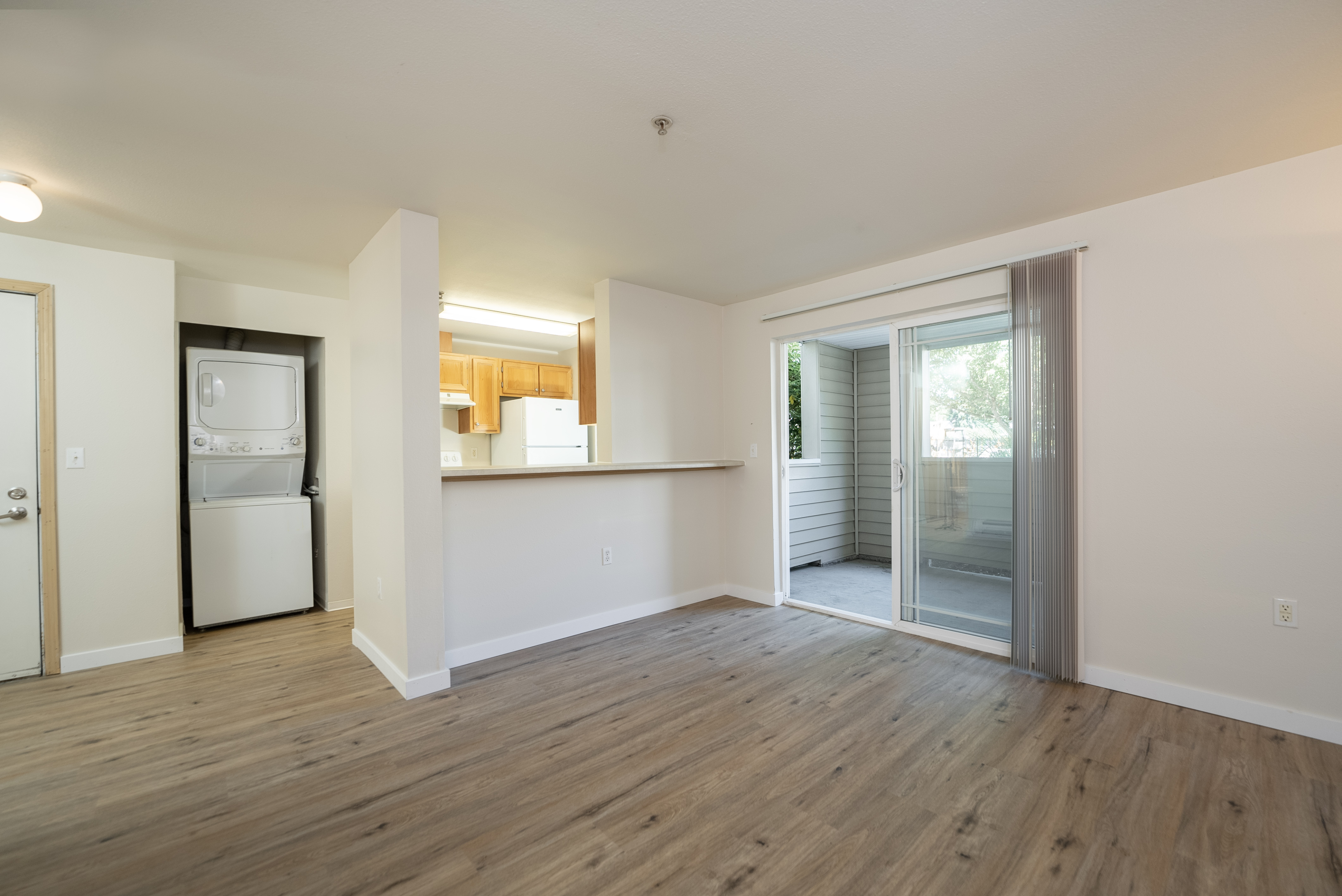 1 Bedroom Efficiency 605 Sq Ft