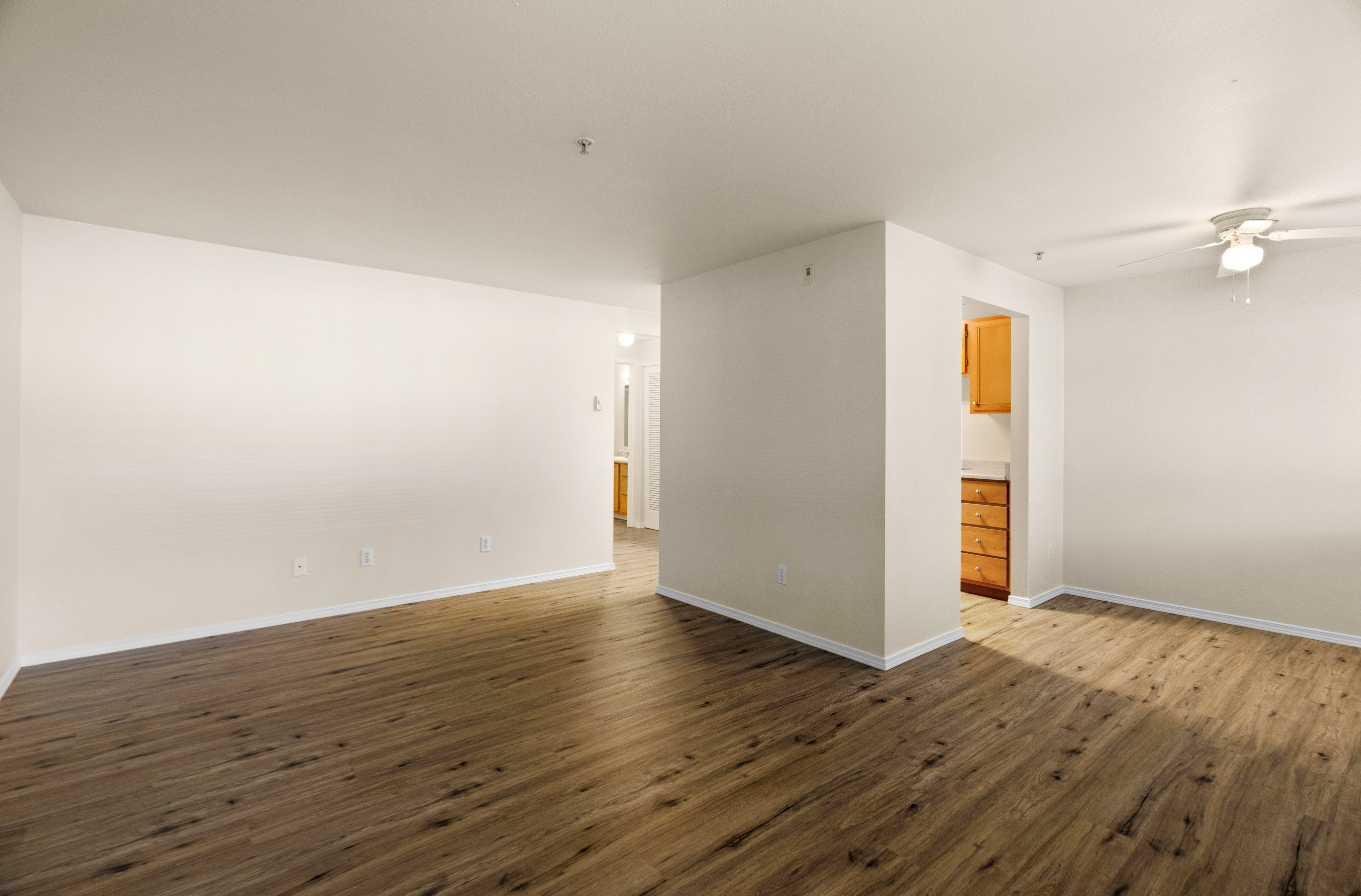 1 Bedroom w/Garage 720 Sq Ft