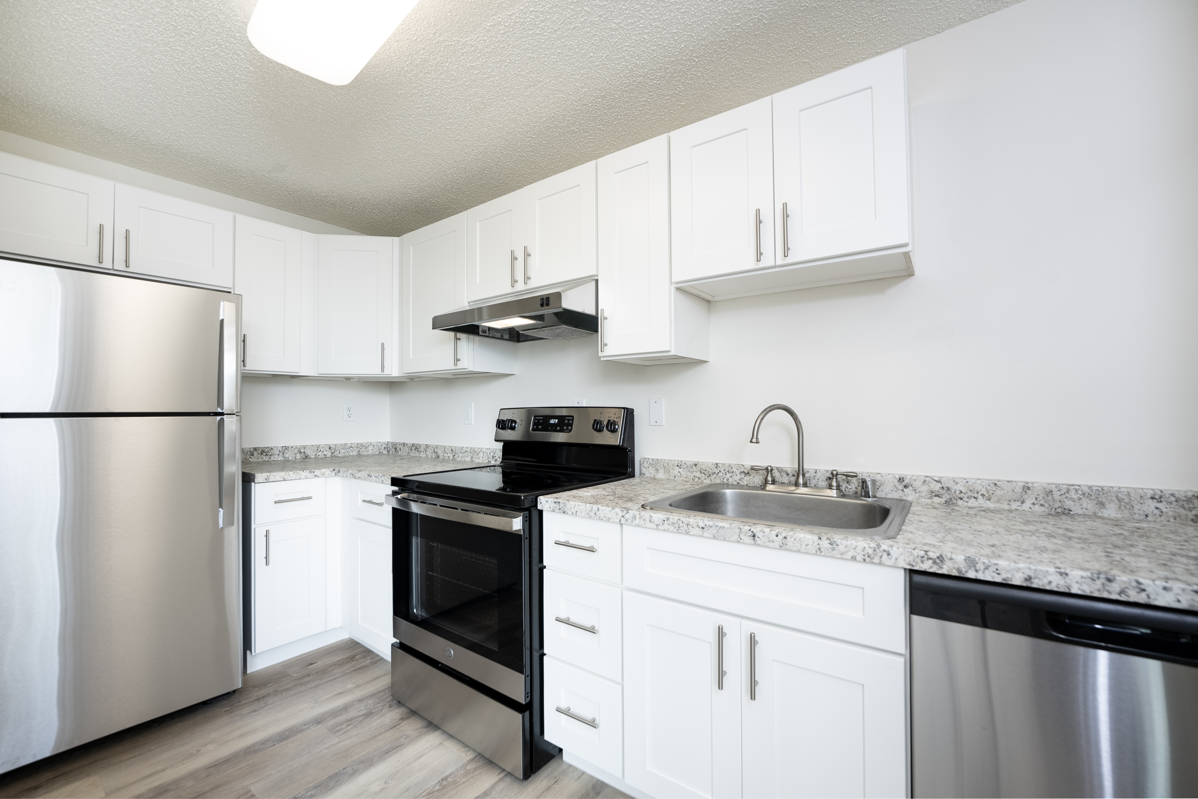 1 Bedroom Standard 605 Sq Ft