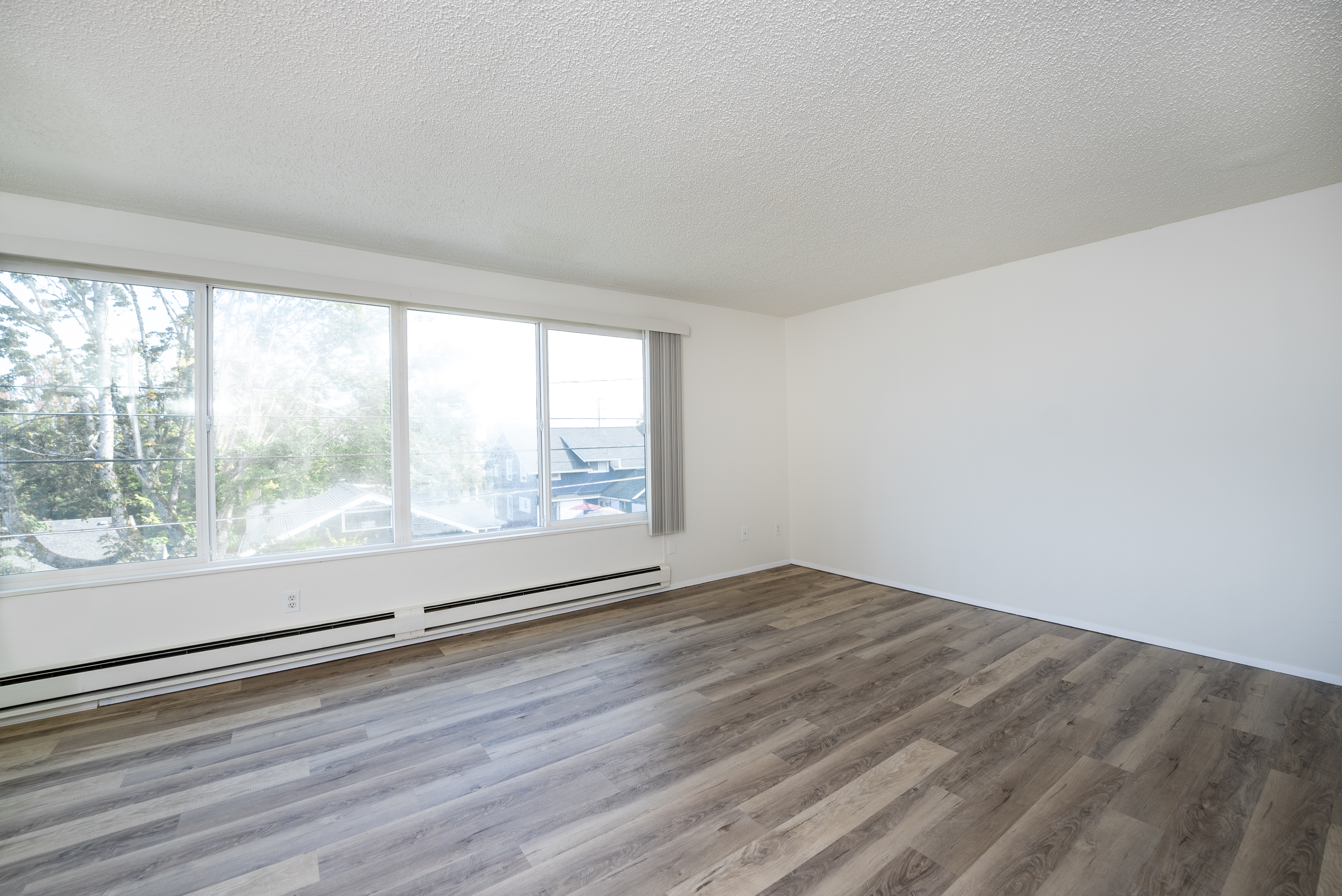 1 Bedroom Standard 605 Sq Ft