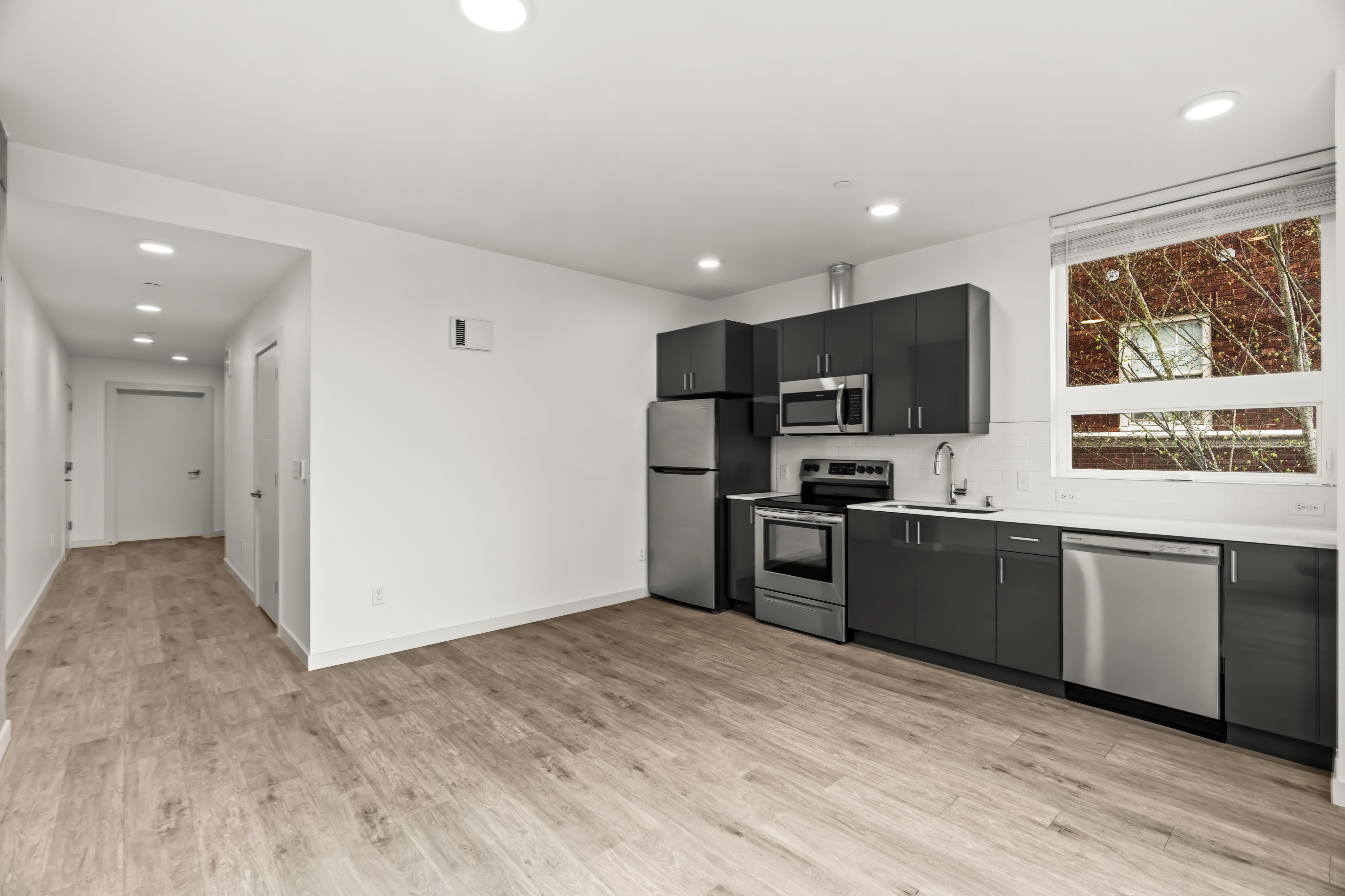Two Bedroom Two Bath Deluxe Kitchen/Living 2