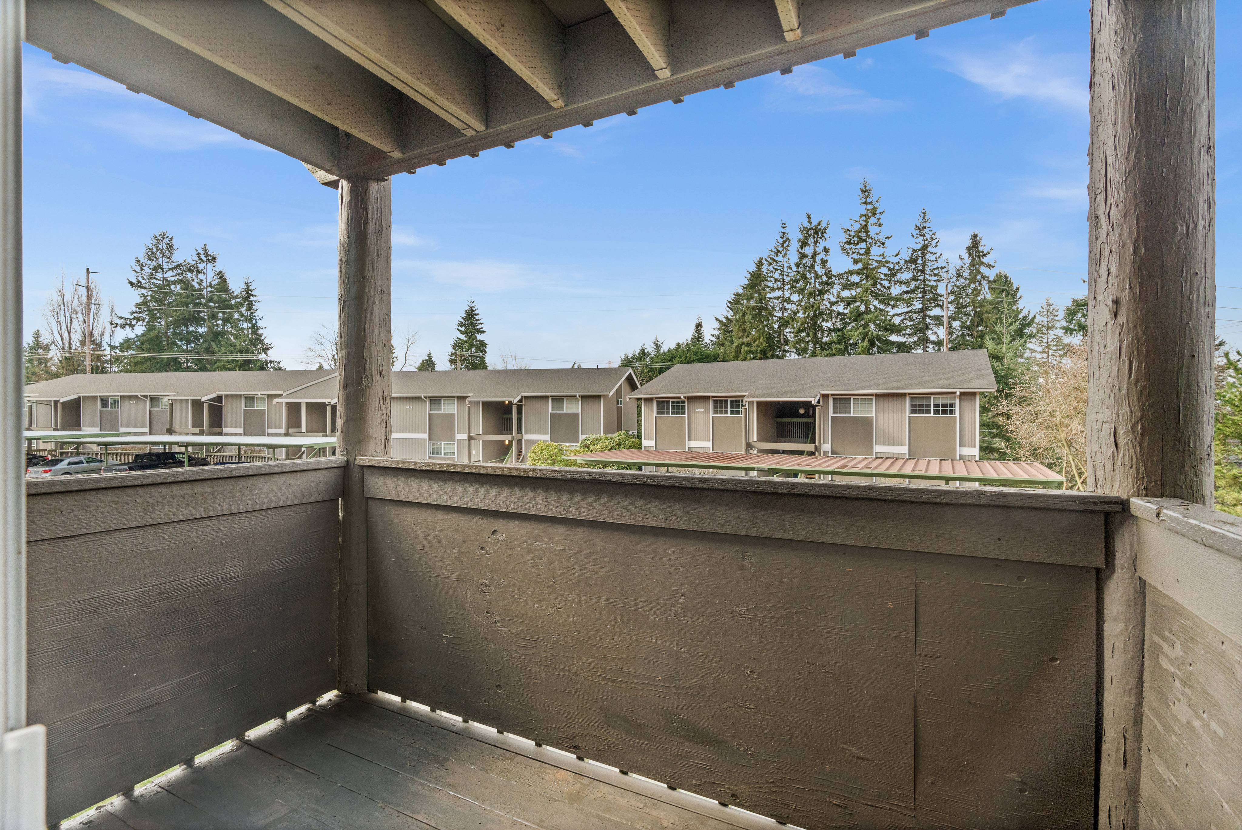 2x1 - 837 sq ft