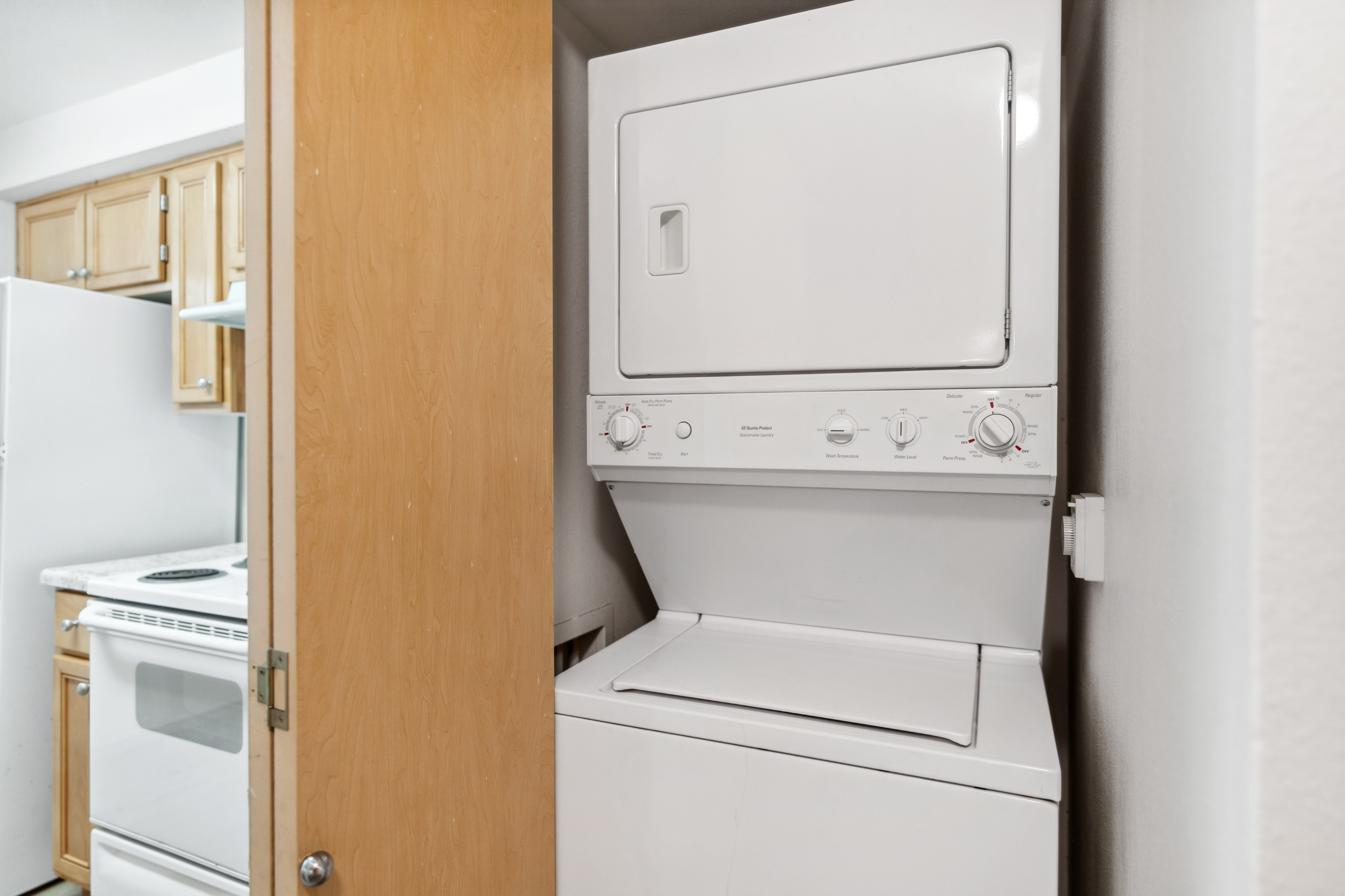 One Bedroom 605 Sq Ft