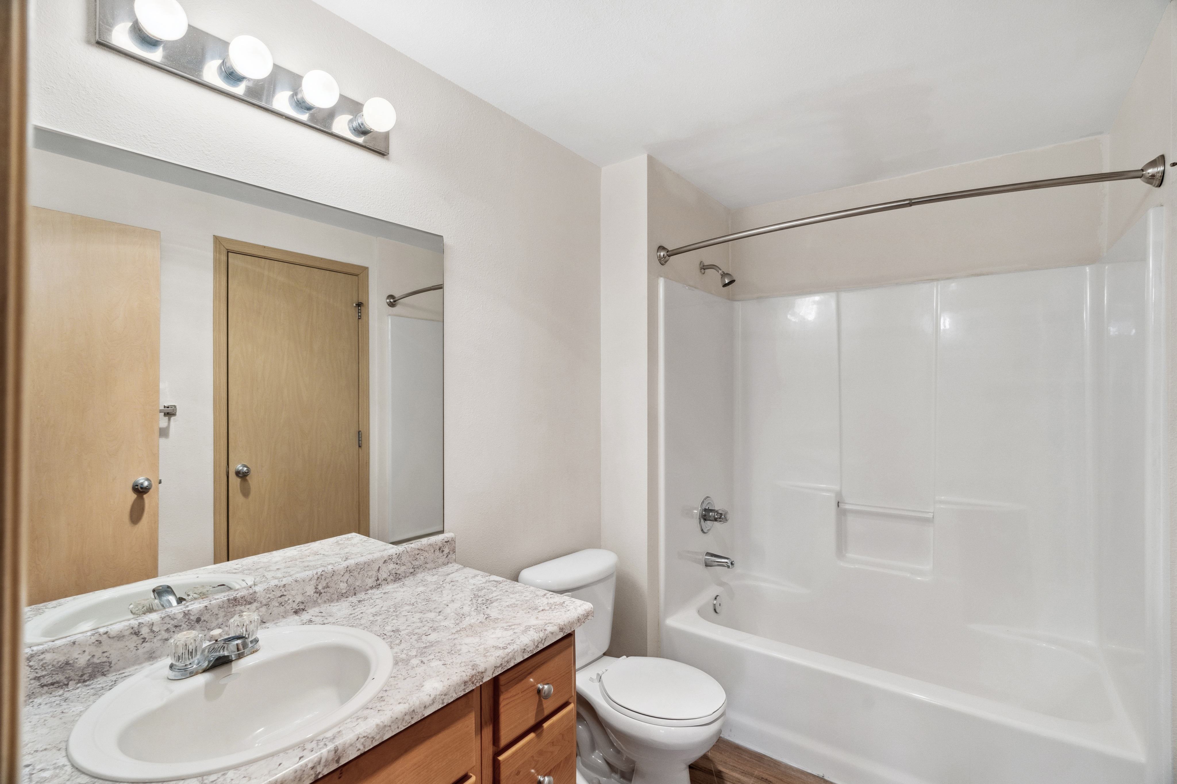 One Bedroom 605 Sq Ft