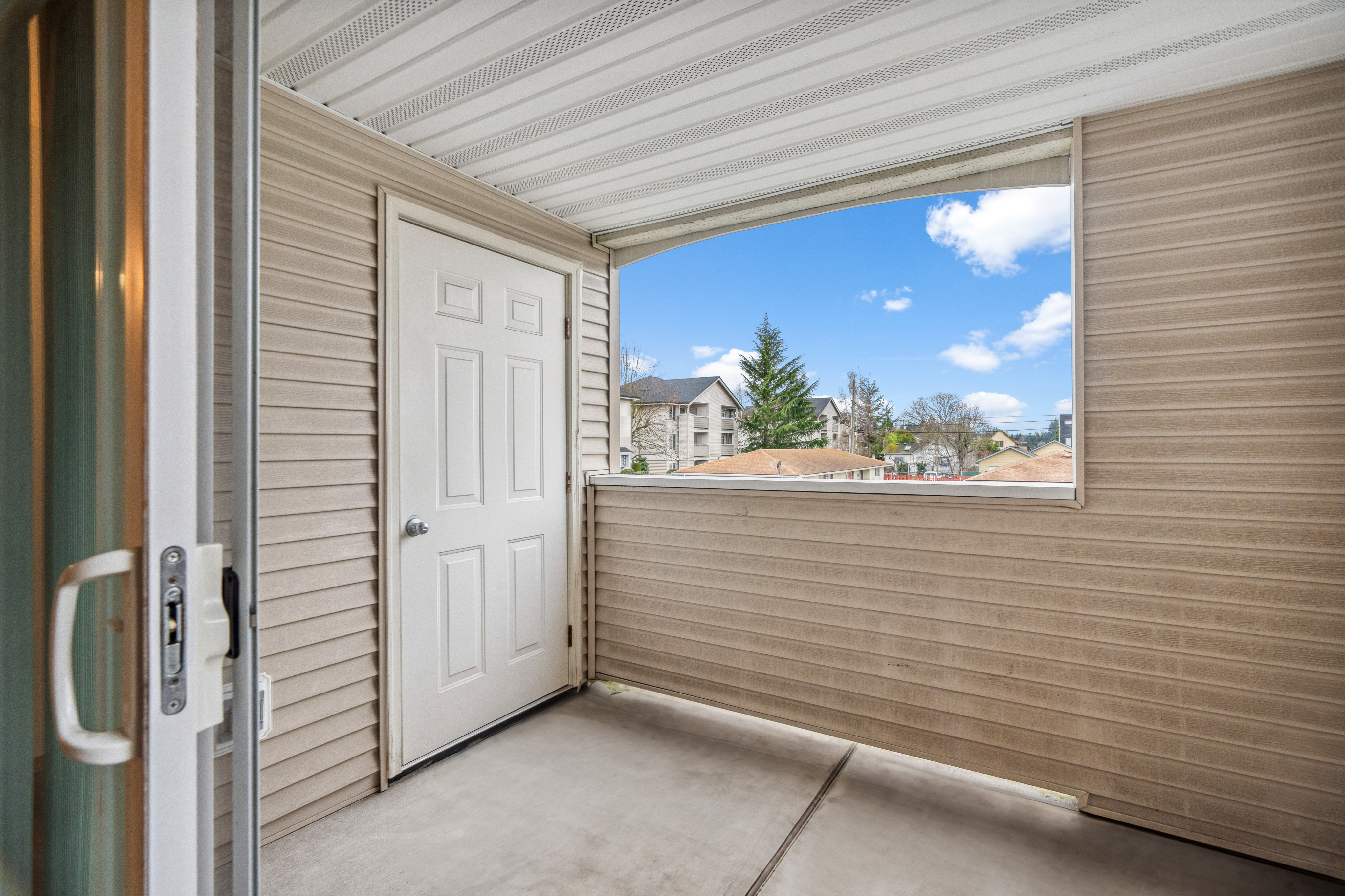 One Bedroom 605 Sq Ft