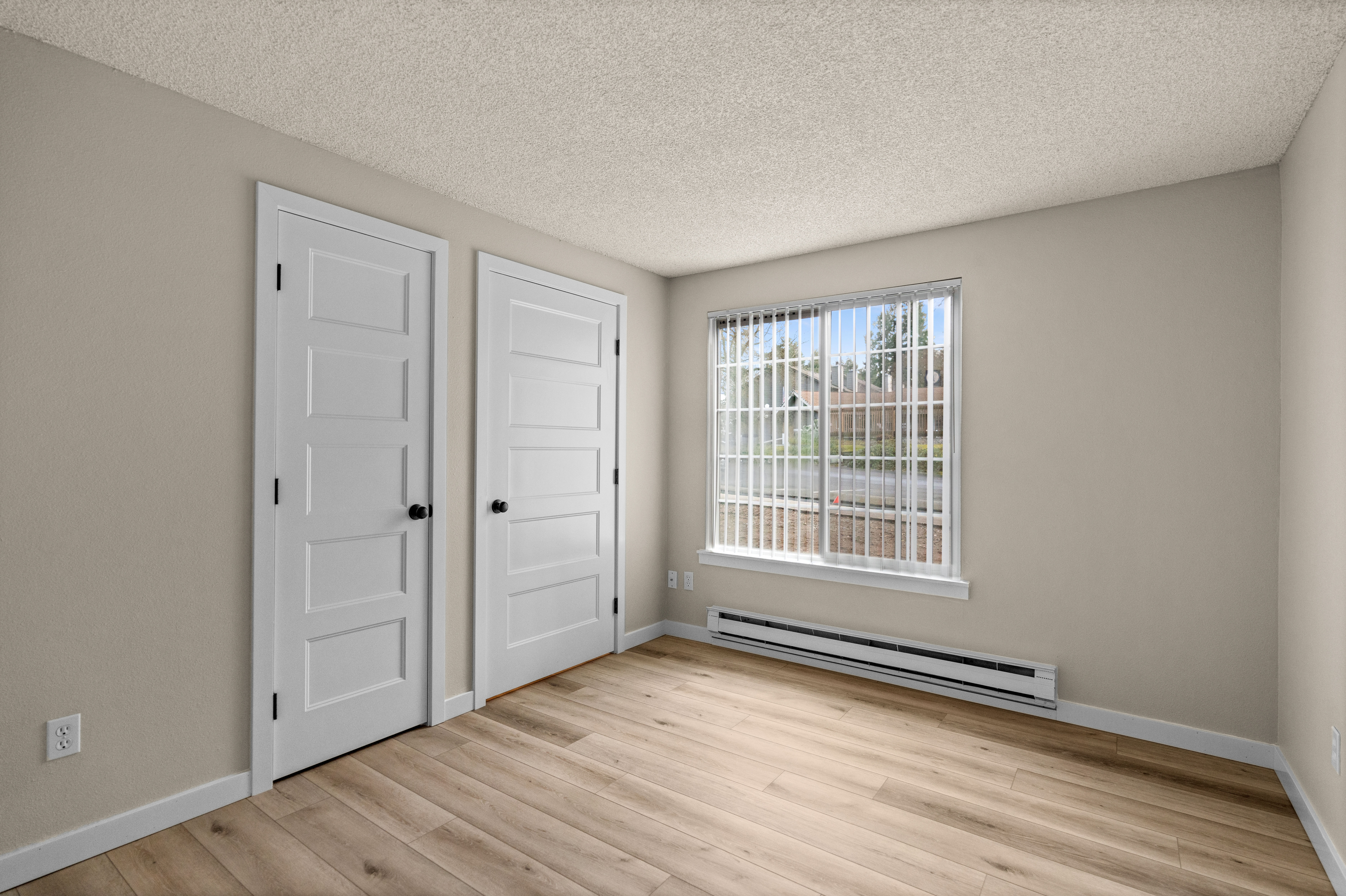 1 Bed 1 Bath Deluxe - 701 Sq Ft