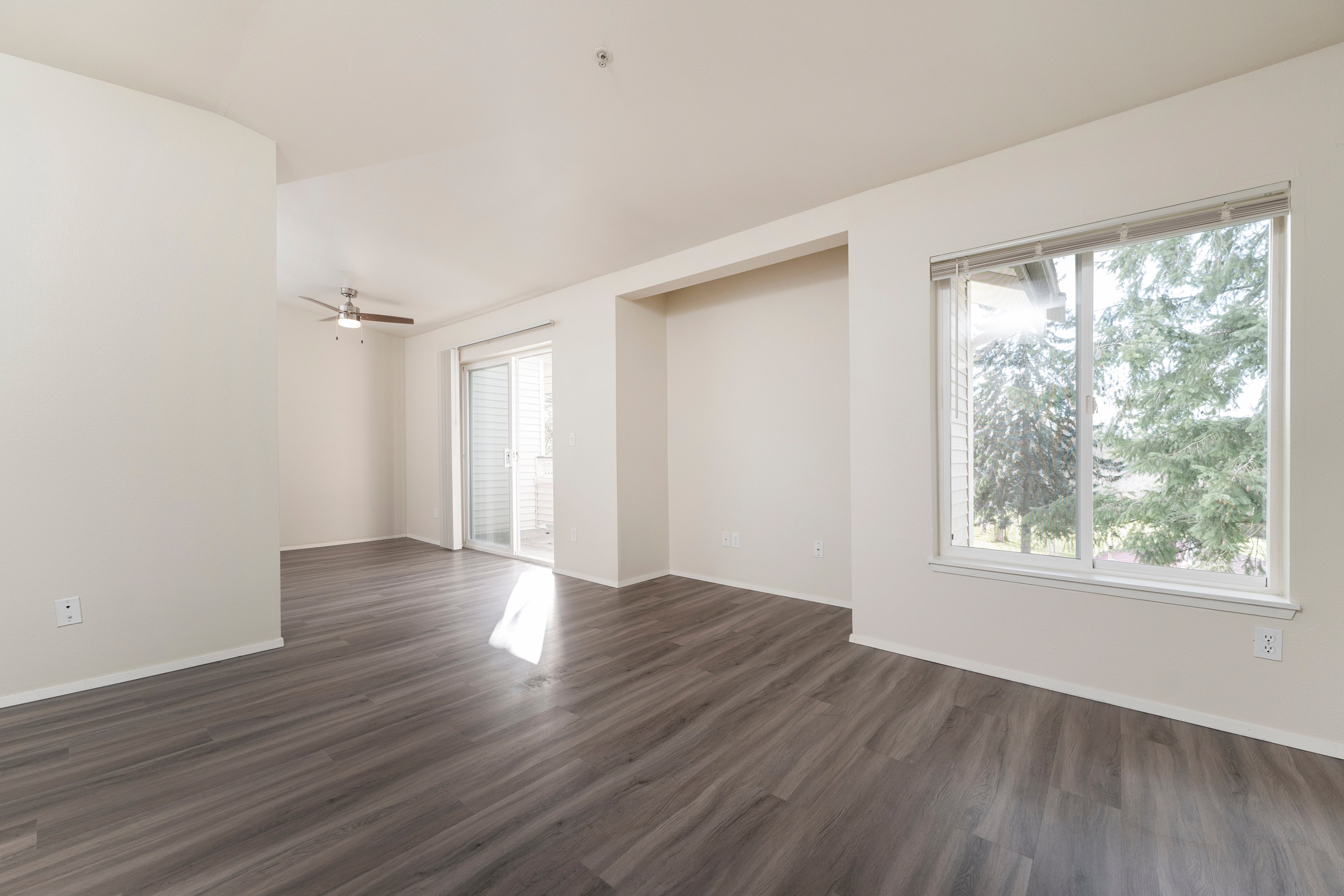 2 Bed 2 Bath - 980 Sq Ft