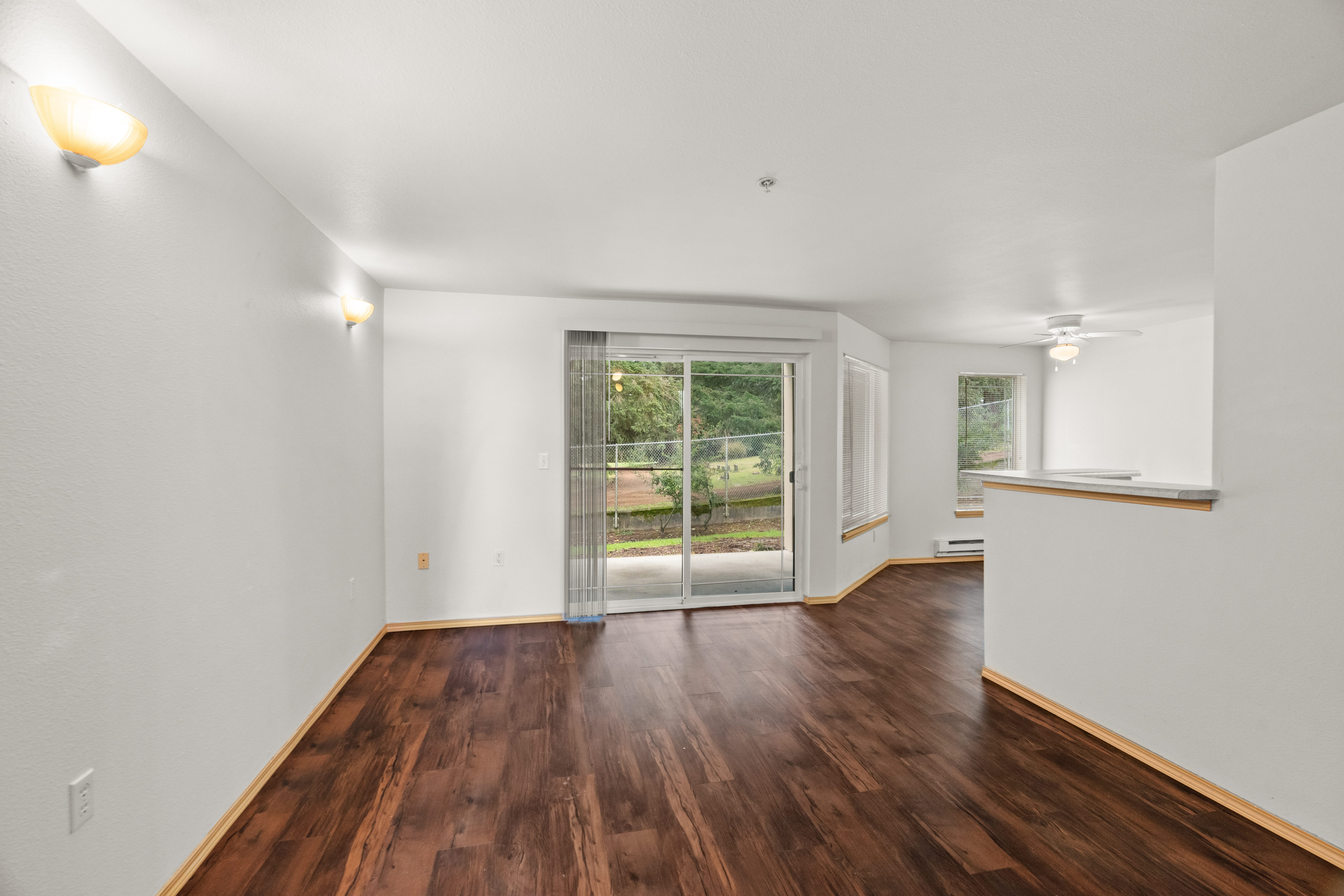 1 Bed 1 Bath Deluxe - 733 Sq Ft