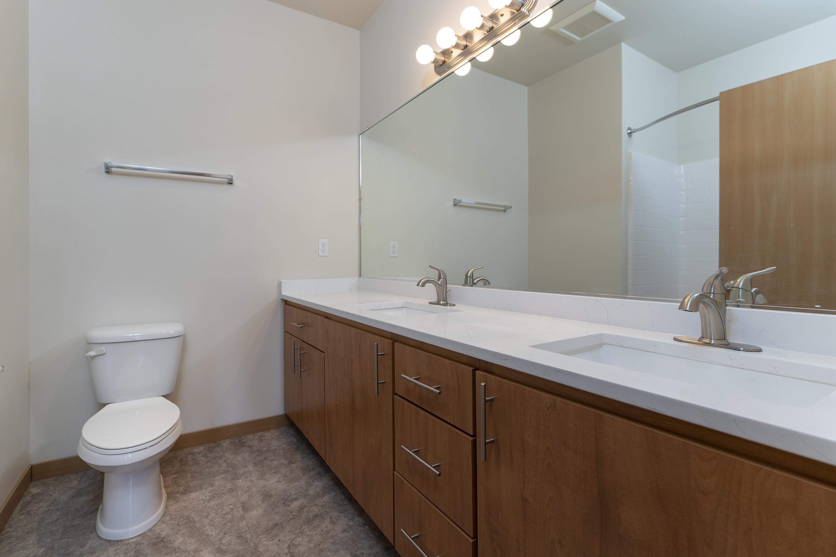 1 Bed 1 Bath Standard - 805 Sq Ft