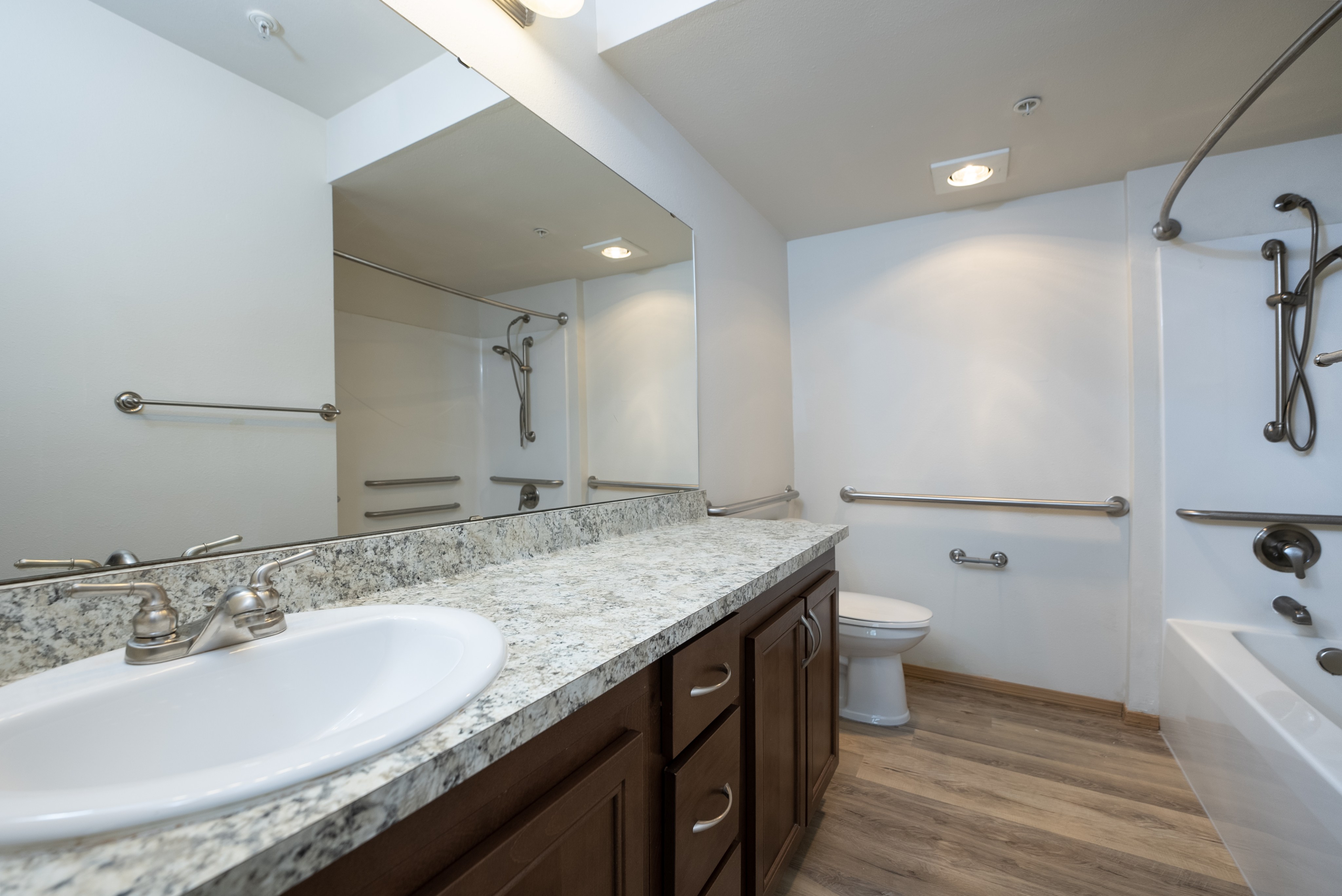 2 Bedroom 2 Bath Economy