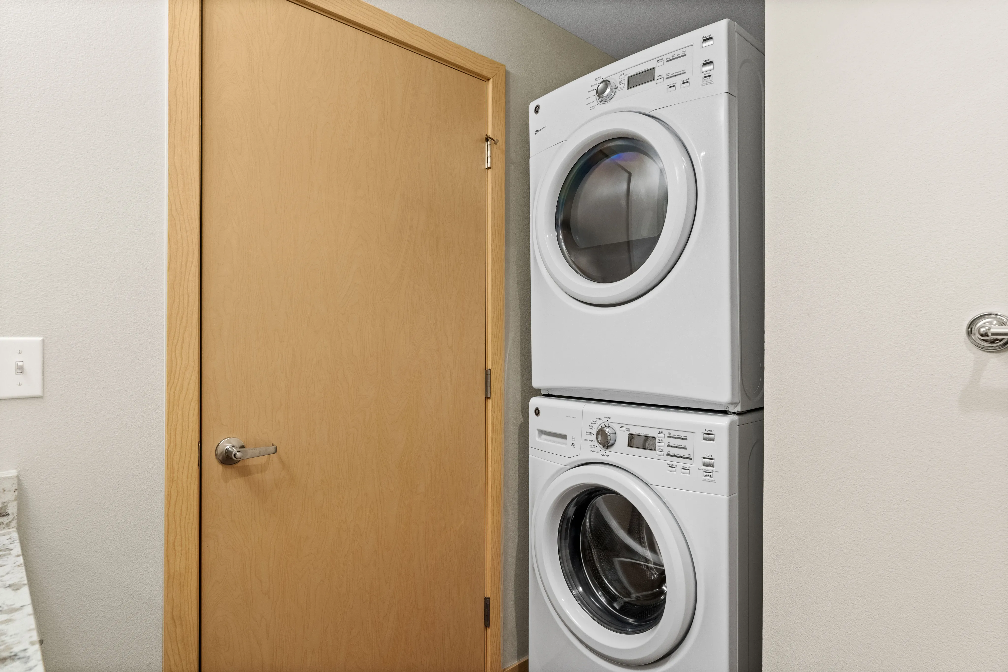 1 Bed 1 Bath Standard - 851 Sq Ft