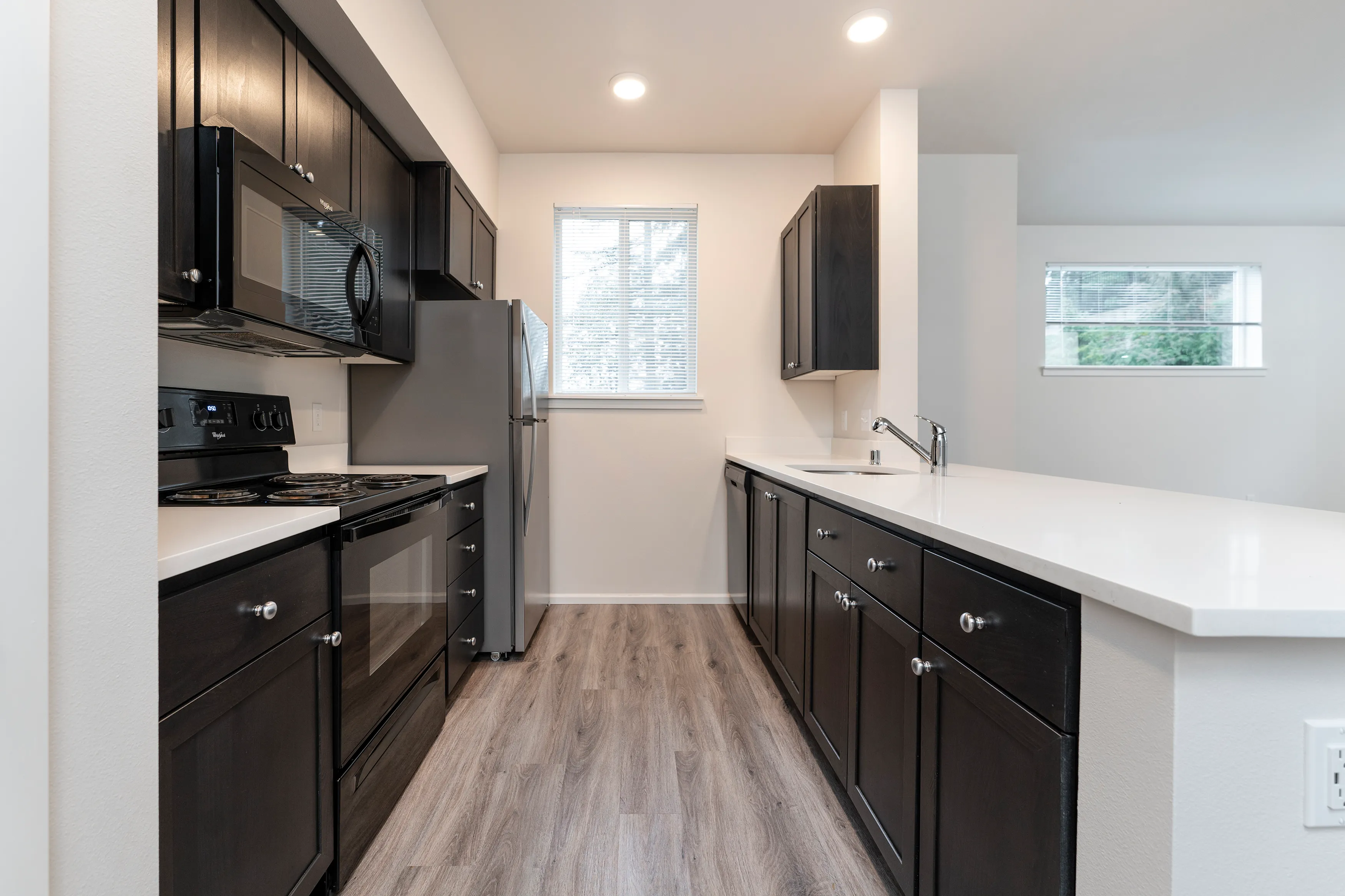 Studio 665 Sq Ft