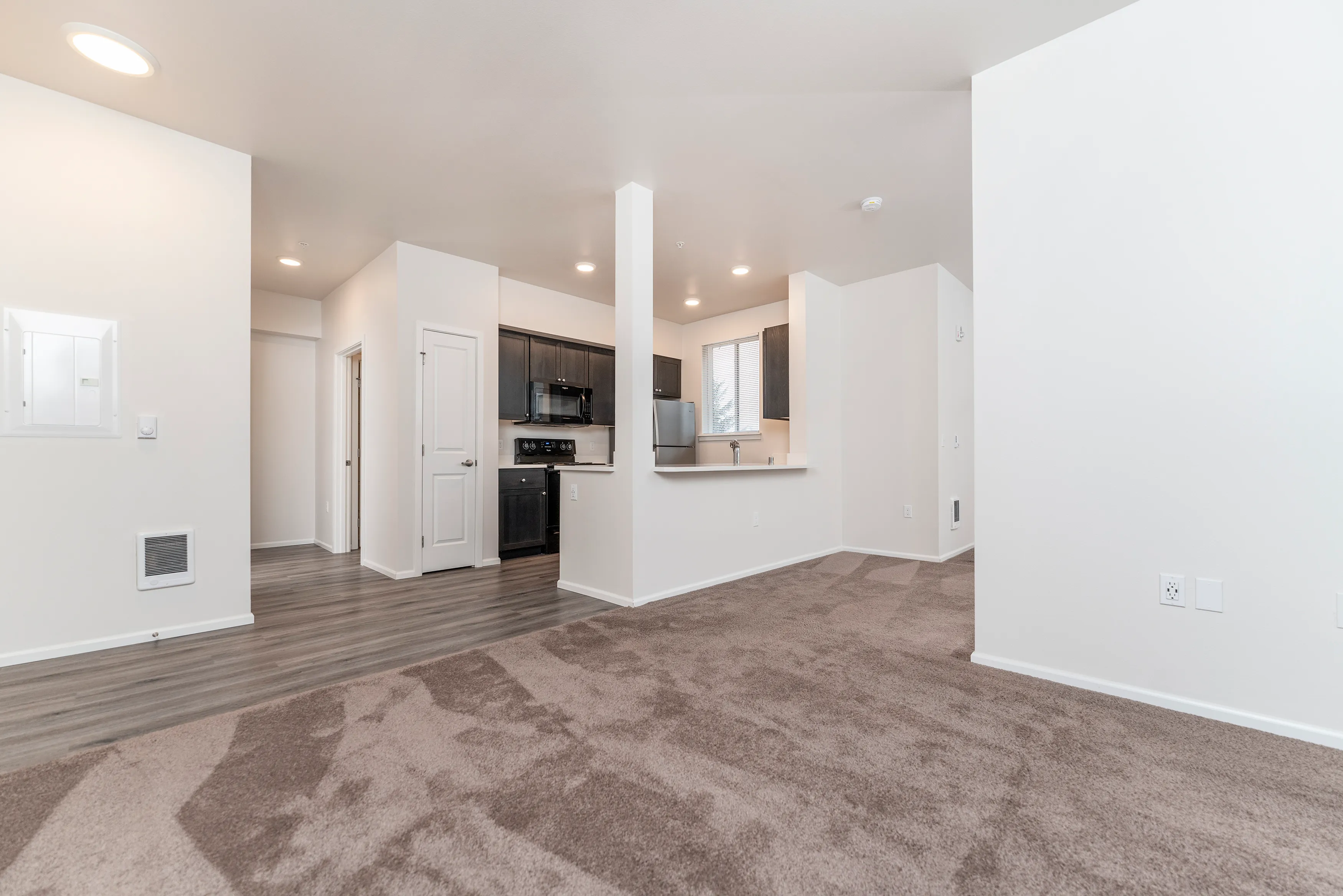 Studio 665 Sq Ft