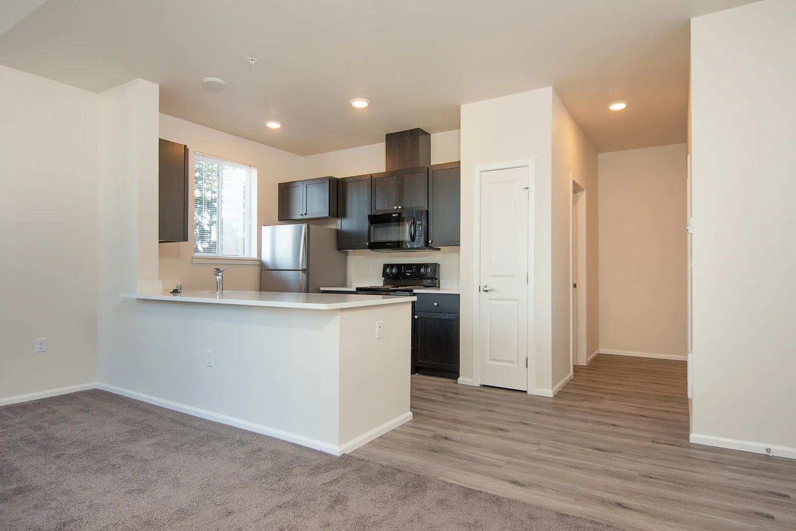 Studio 687 Sq Ft