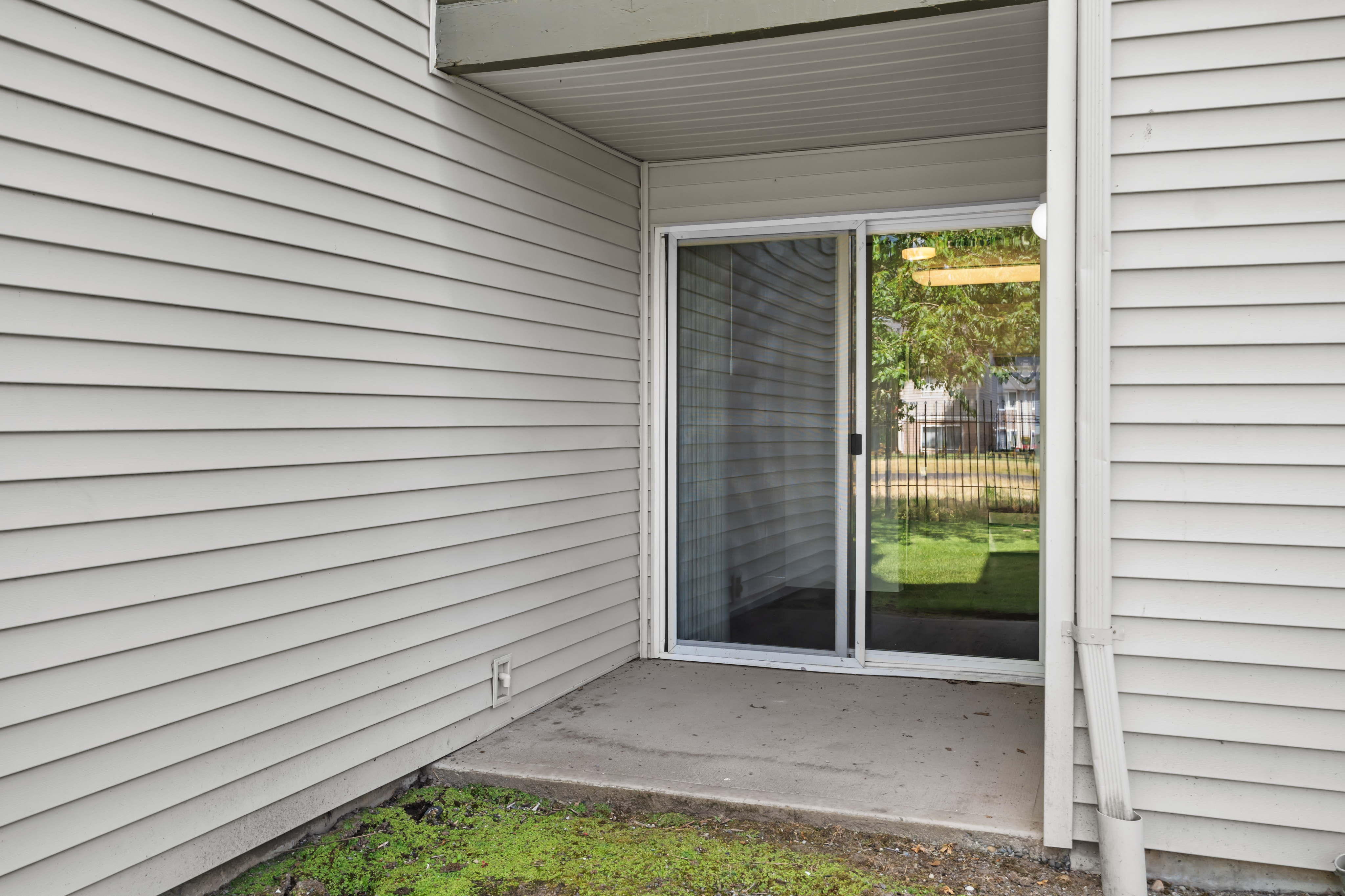 1 Bed 1 Bath Deluxe - 725 Sq Ft