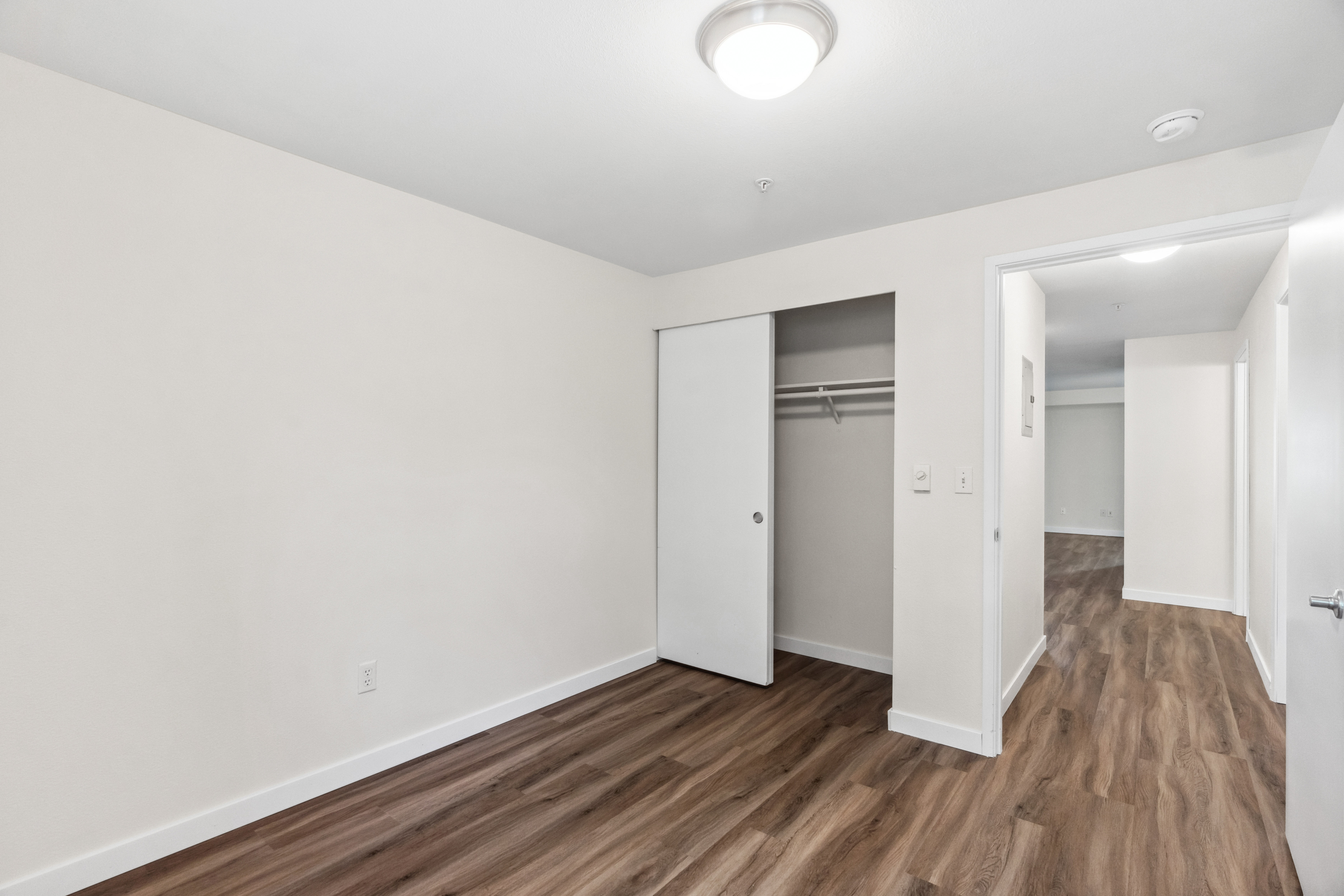 2 Bed 1 Bath Deluxe - 920 Sq Ft