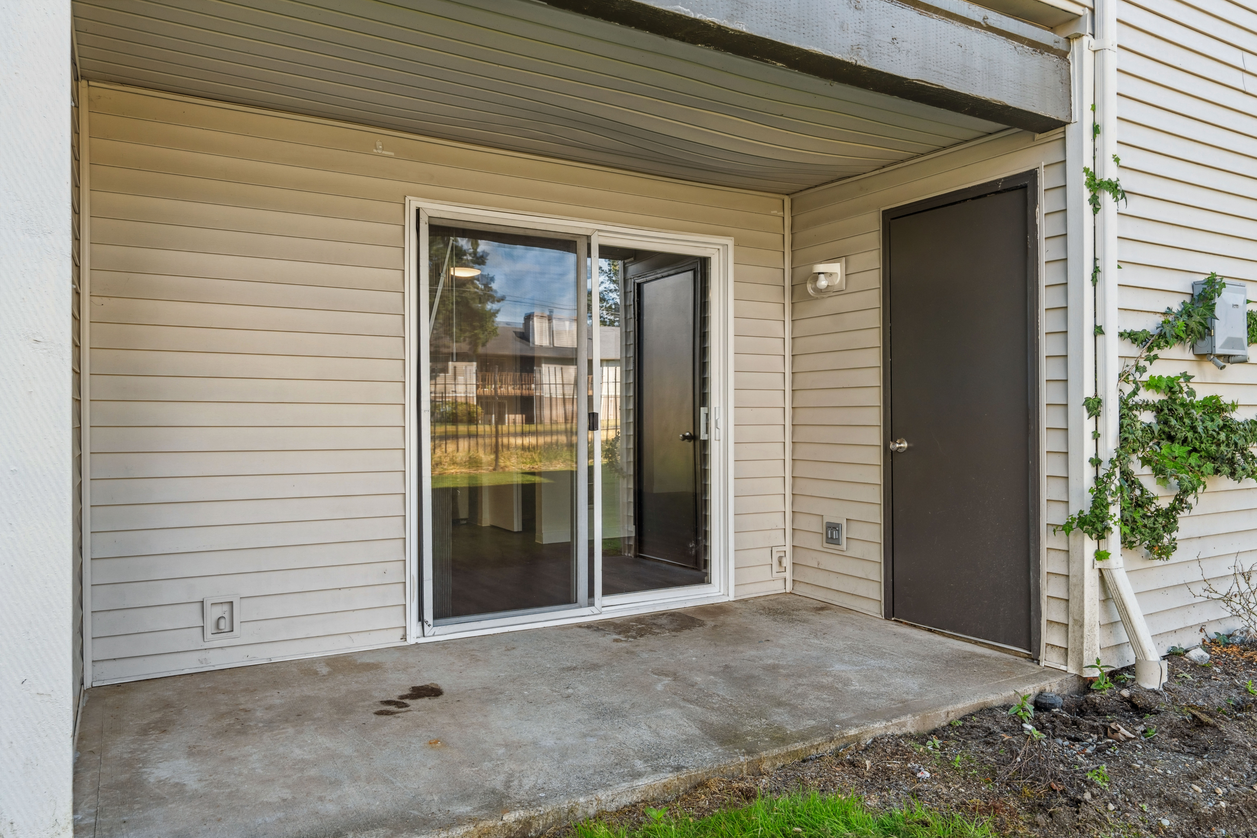 2 Bed 1 Bath Deluxe - 920 Sq Ft