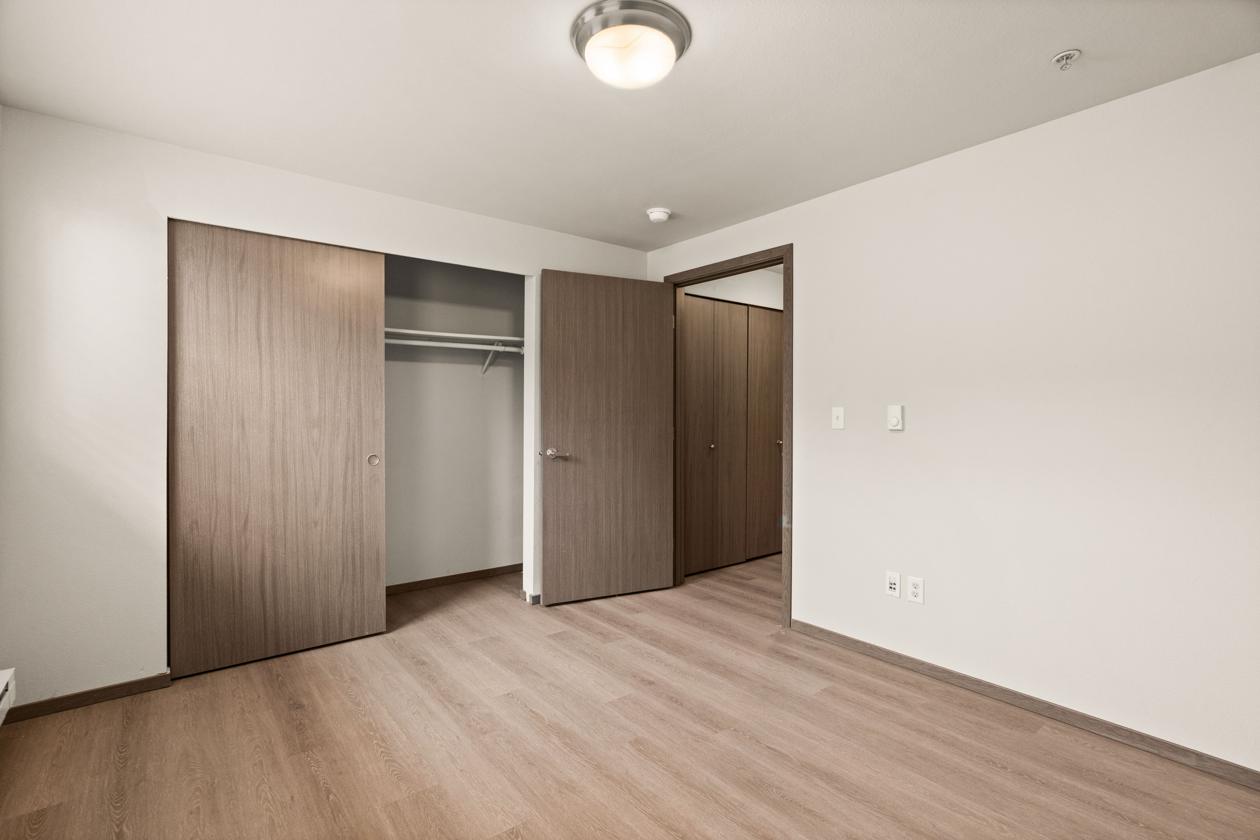 1 Bed 1 Bath with Den - 825 Sq Ft