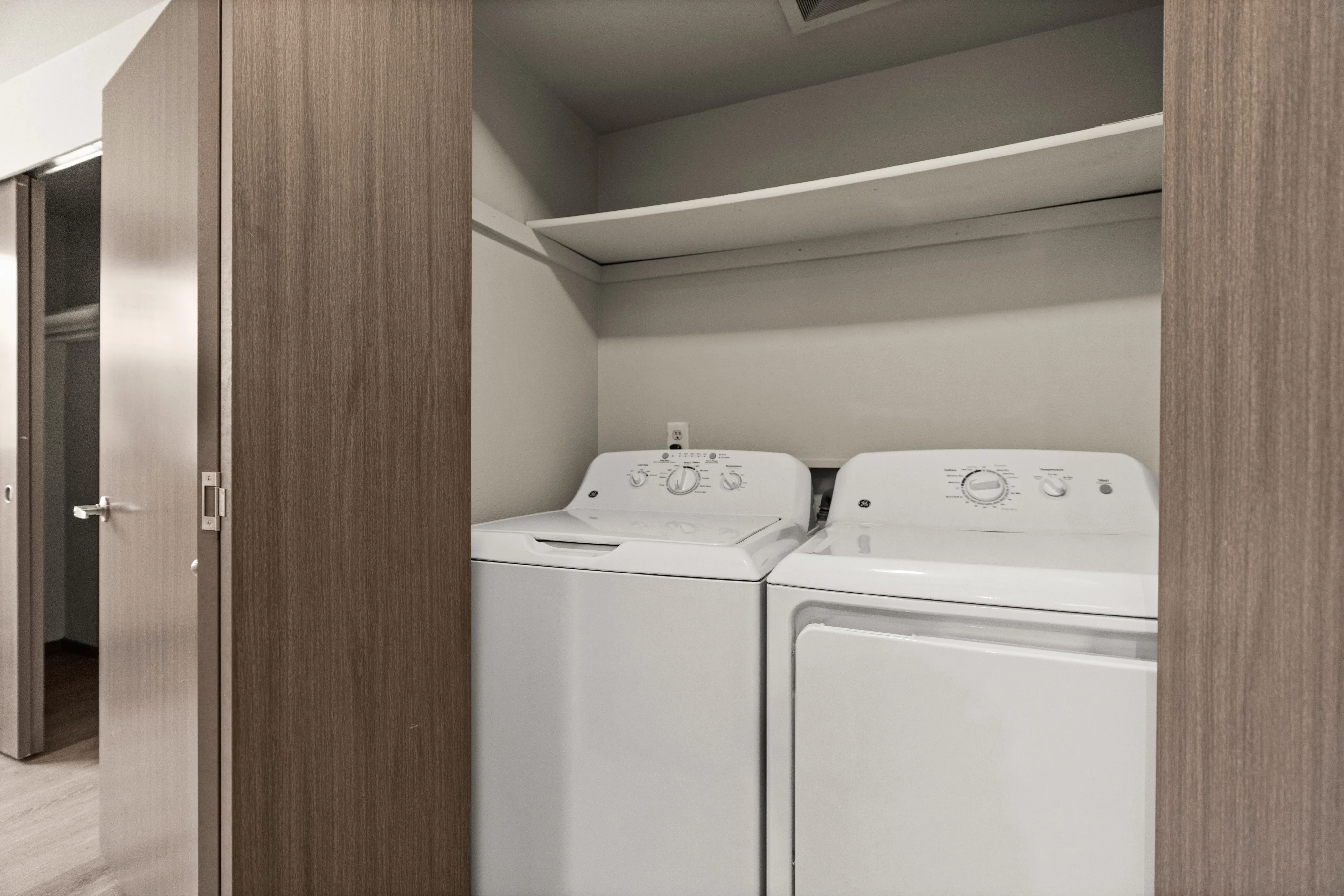 1 Bed 1 Bath with Den - 825 Sq Ft