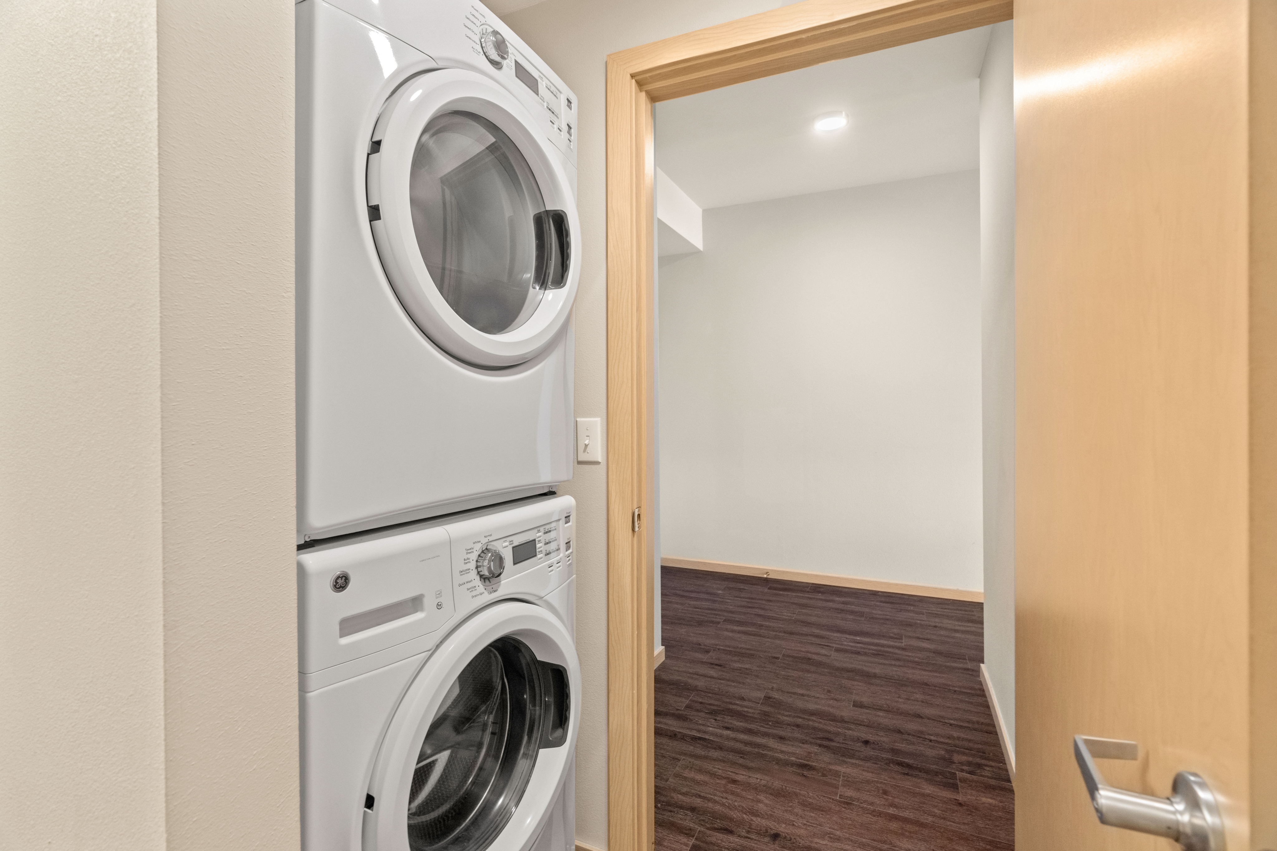 1 Bed 1 Bath Deluxe (2) - 913 Sq Ft
