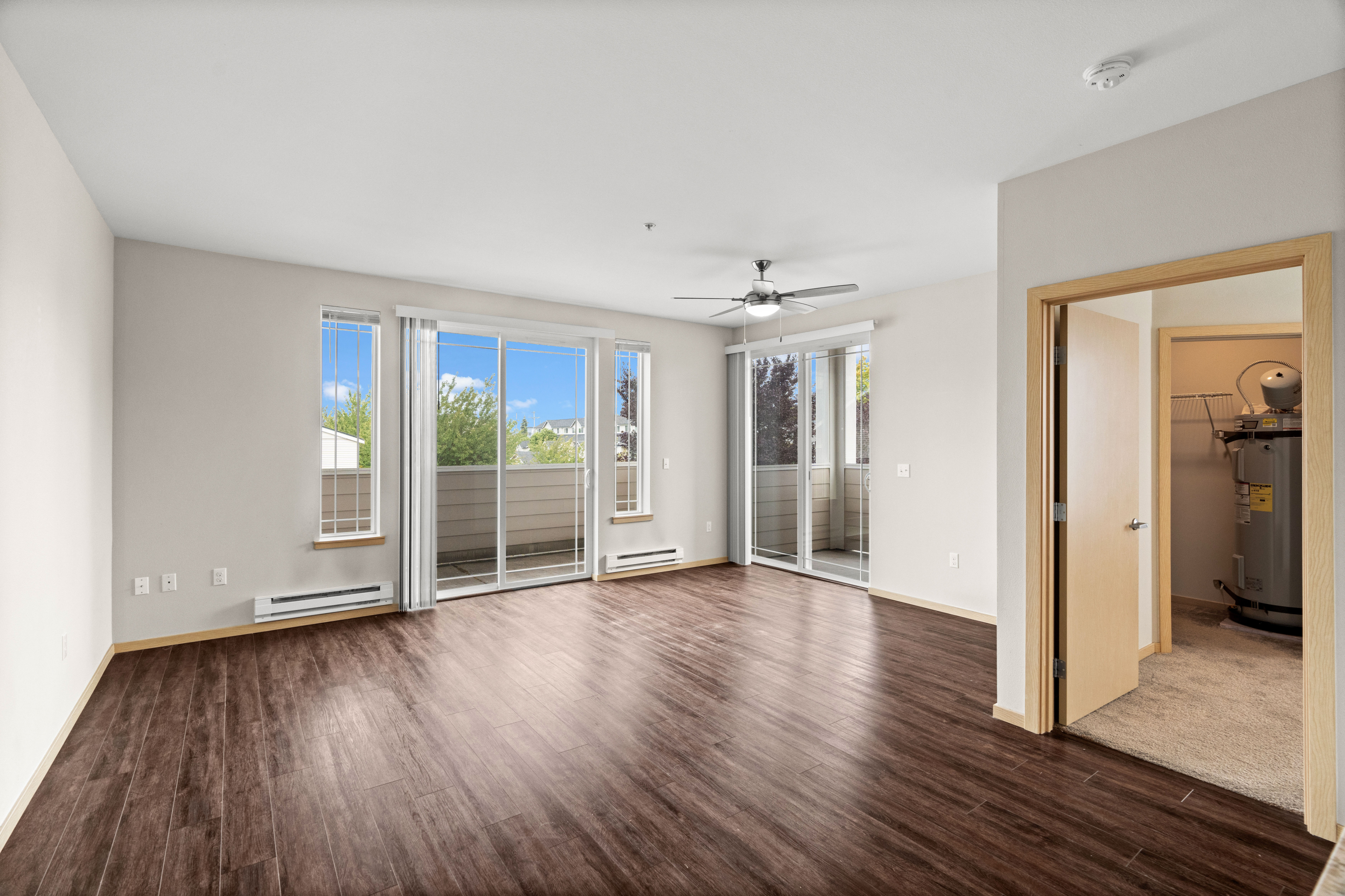 1 Bed 1 Bath Deluxe (2) - 913 Sq Ft