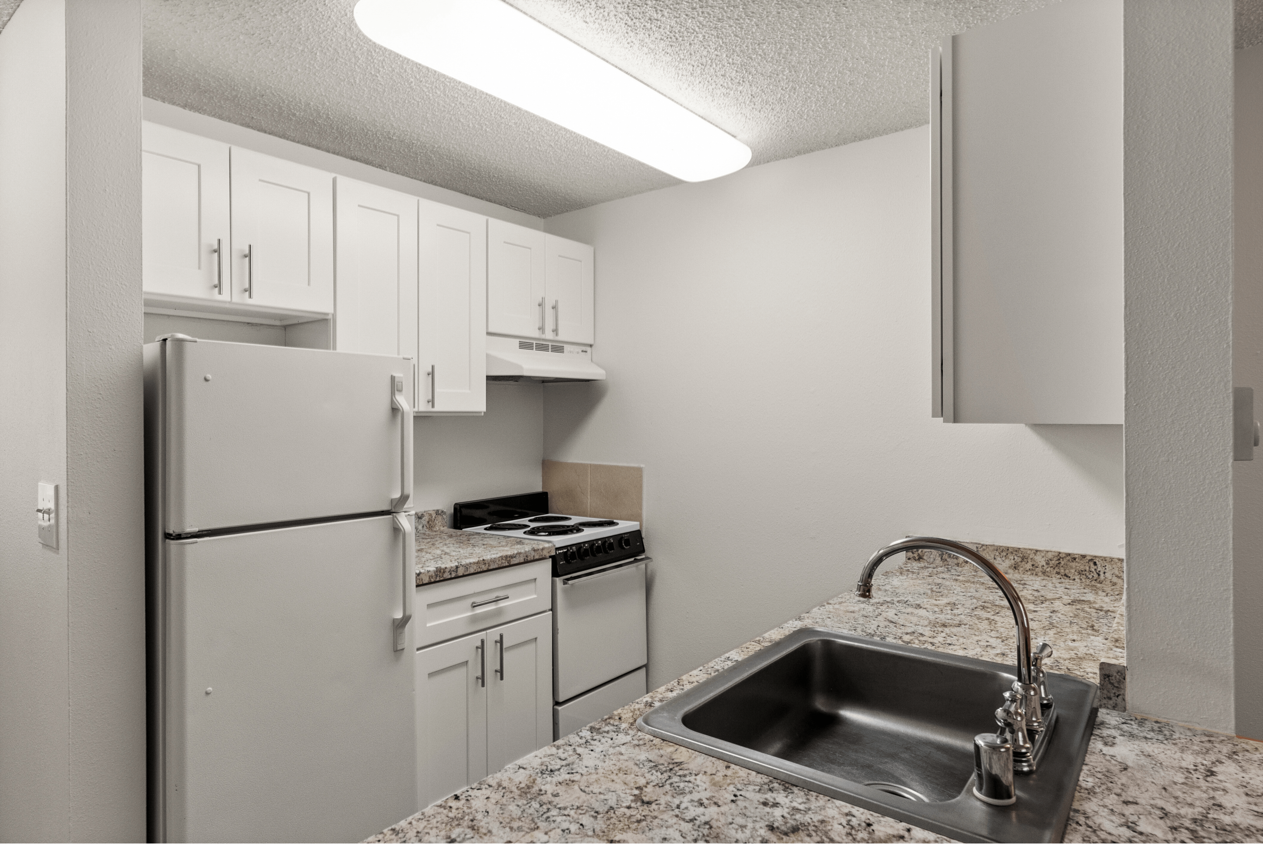 1x1 Economy - 542 Sq Ft
