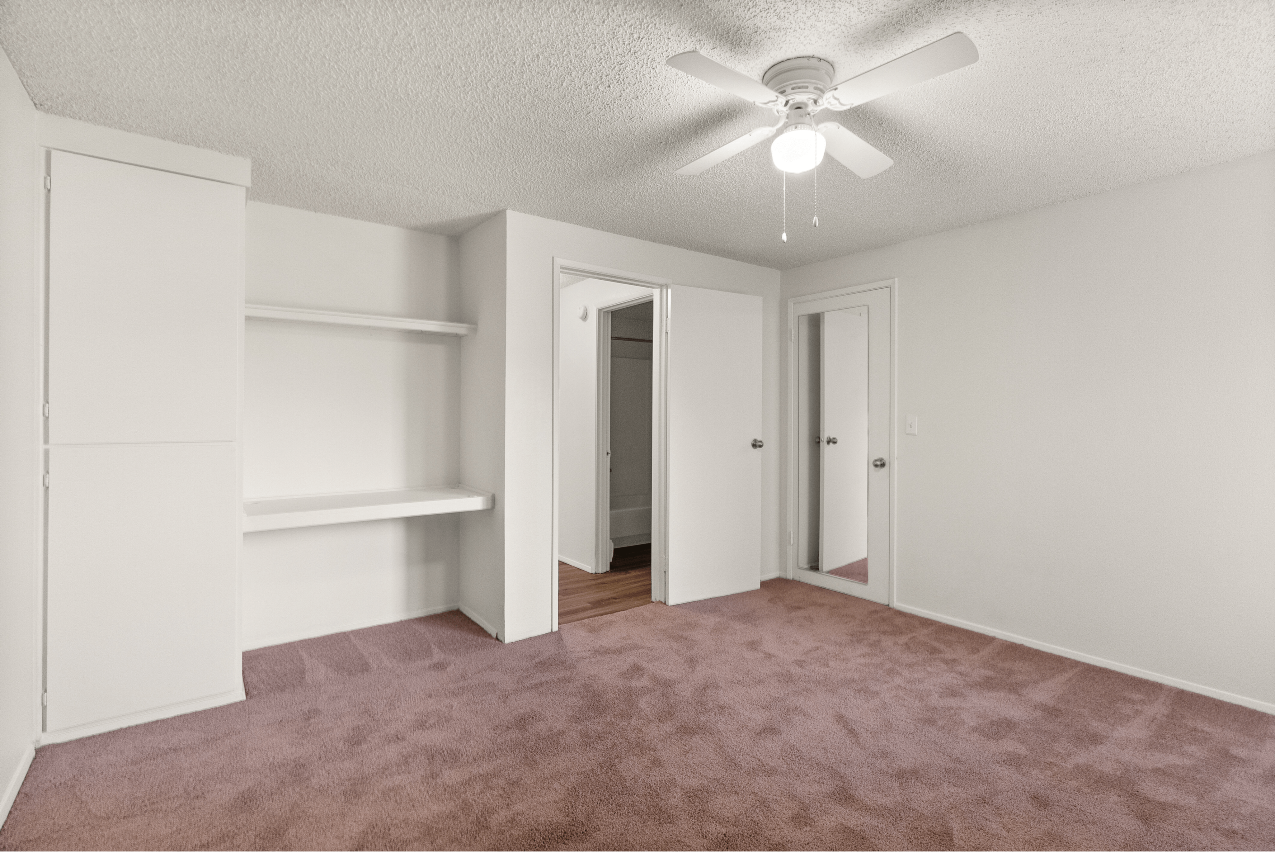 1x1 Economy - 542 Sq Ft