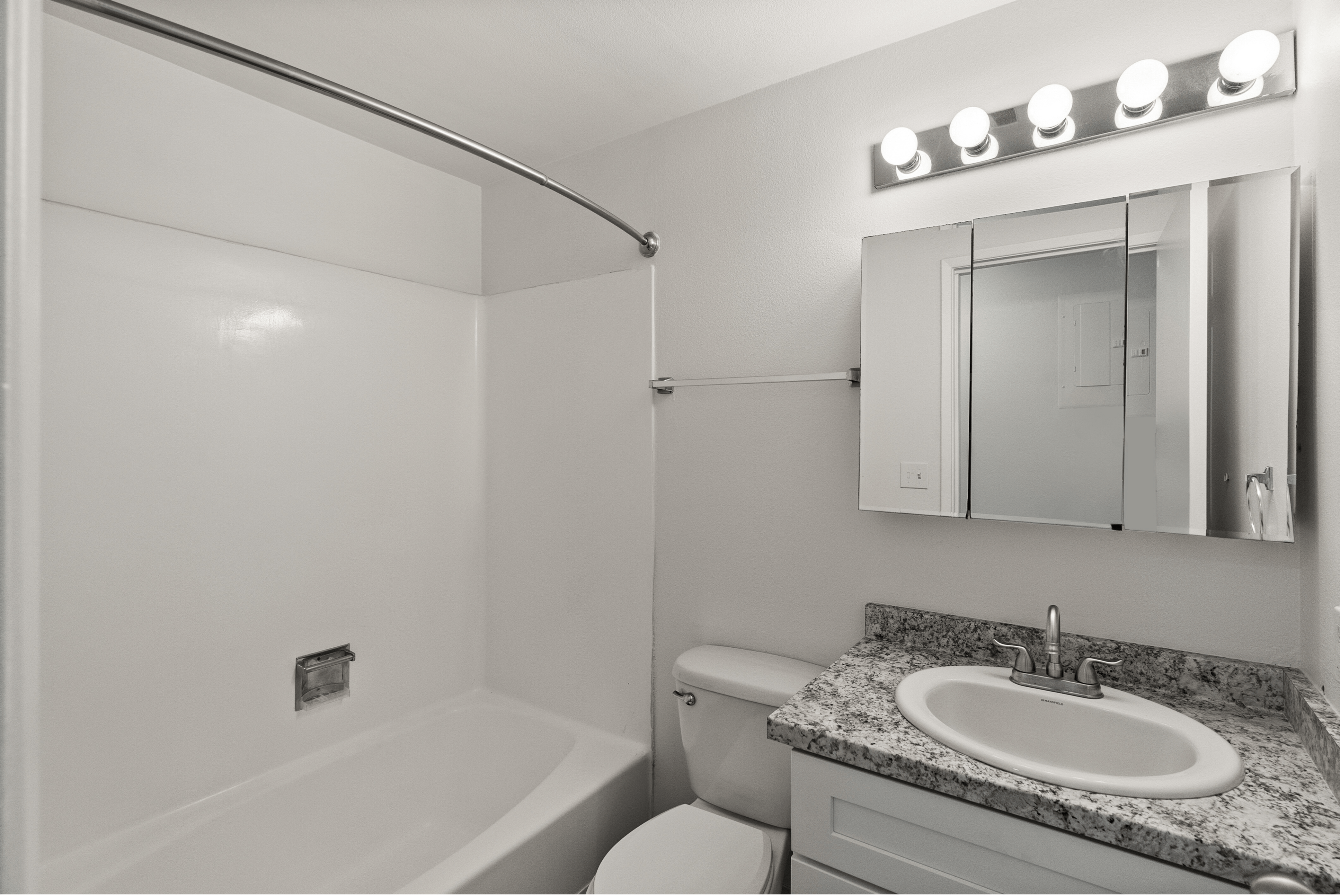 1x1 Economy - 542 Sq Ft