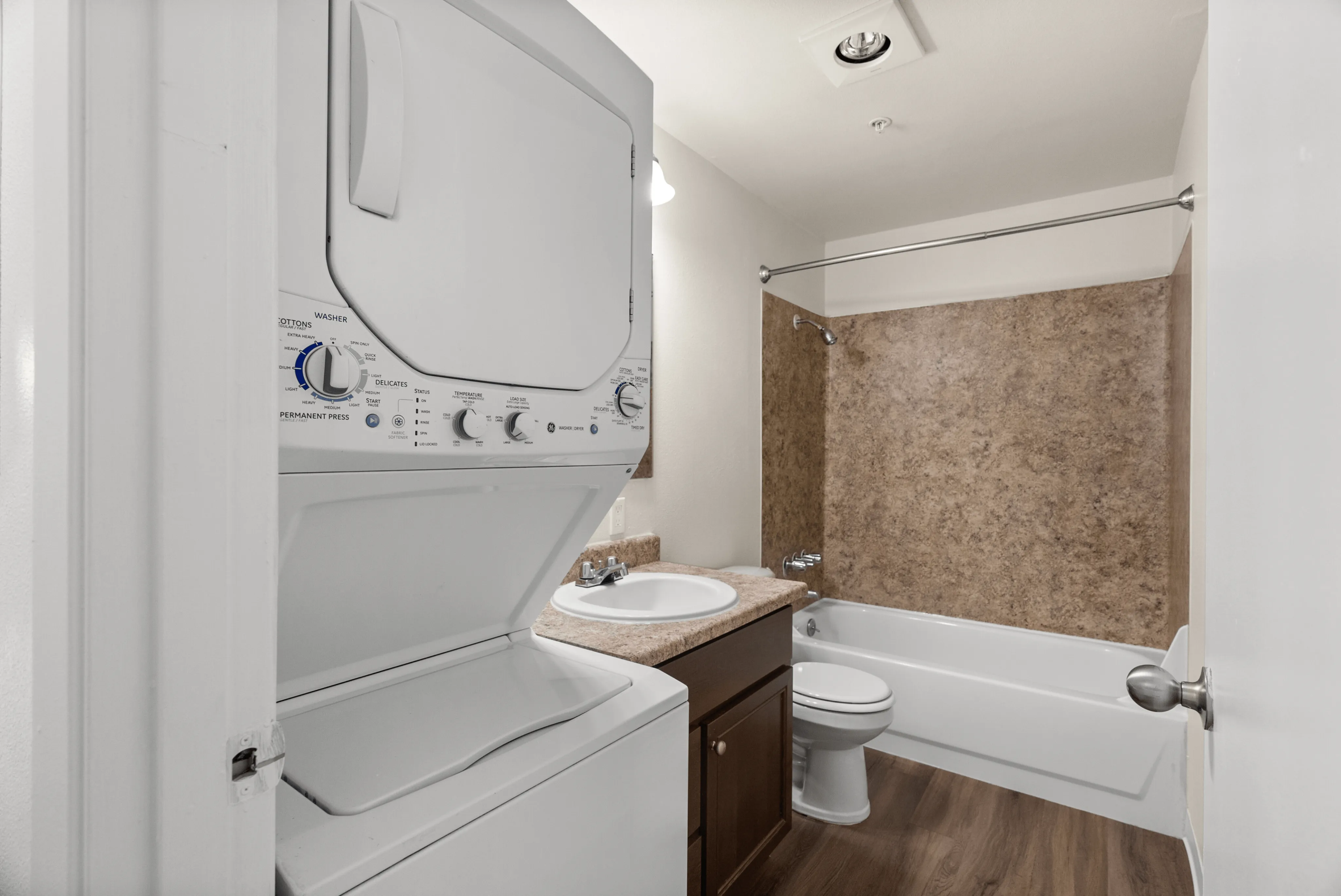 1 Bed 1 Bath Standard - 680 Sq Ft