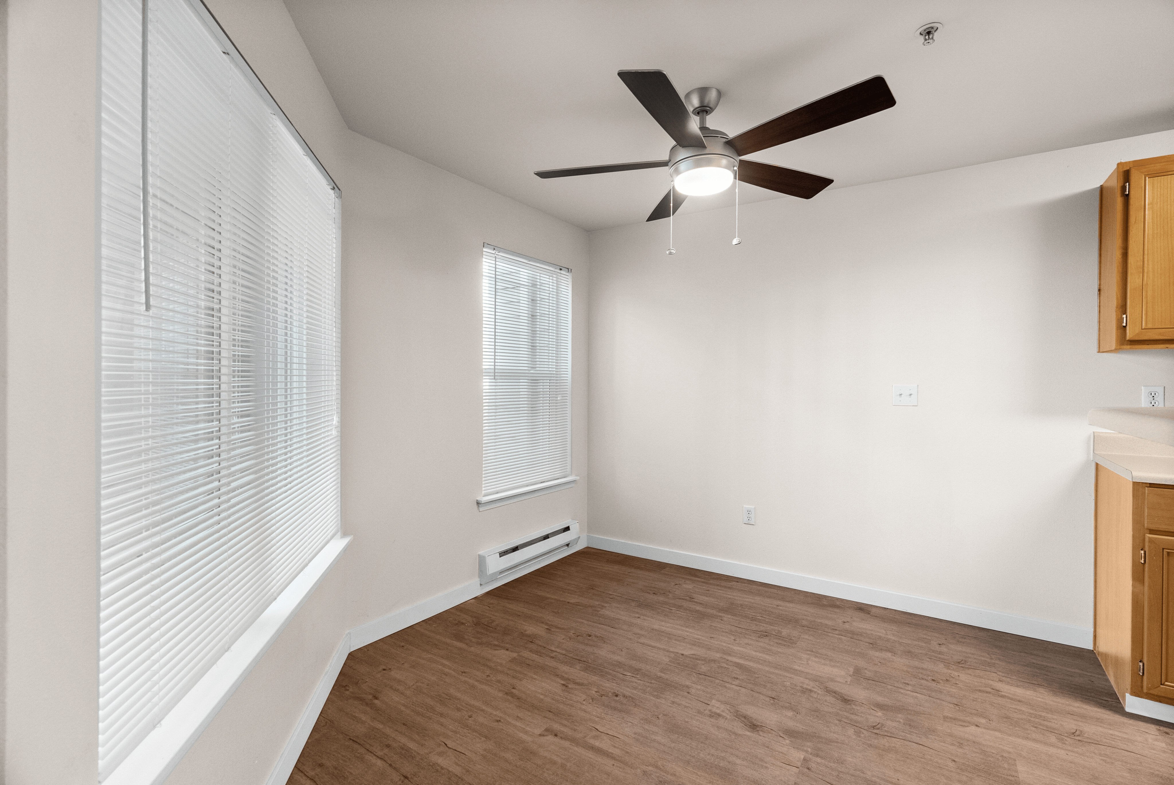 1 Bed 1 Bath Deluxe - 823 Sq Ft