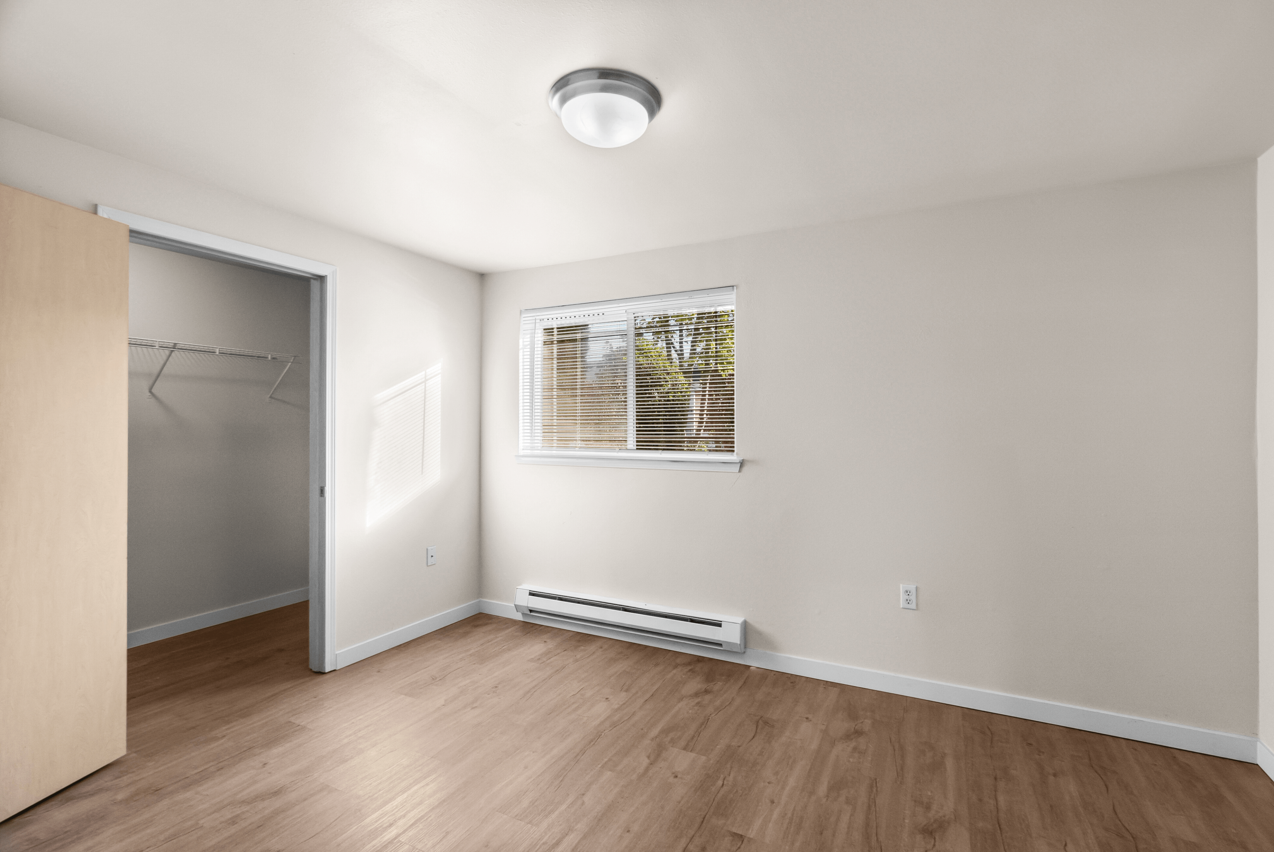 1 Bed 1 Bath Deluxe - 823 Sq Ft