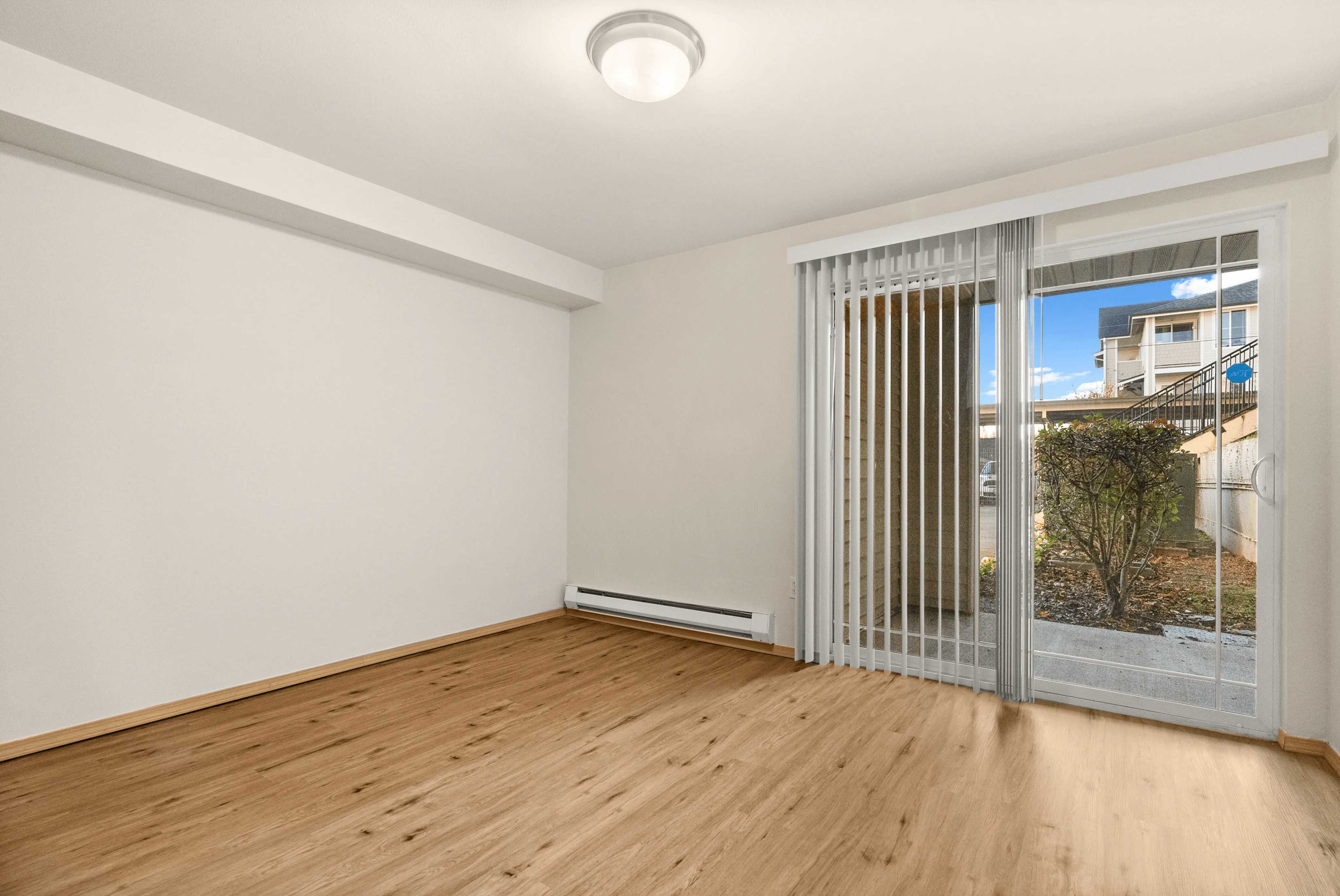 1 Bed 1 Bath Economy - 560 Sq Ft