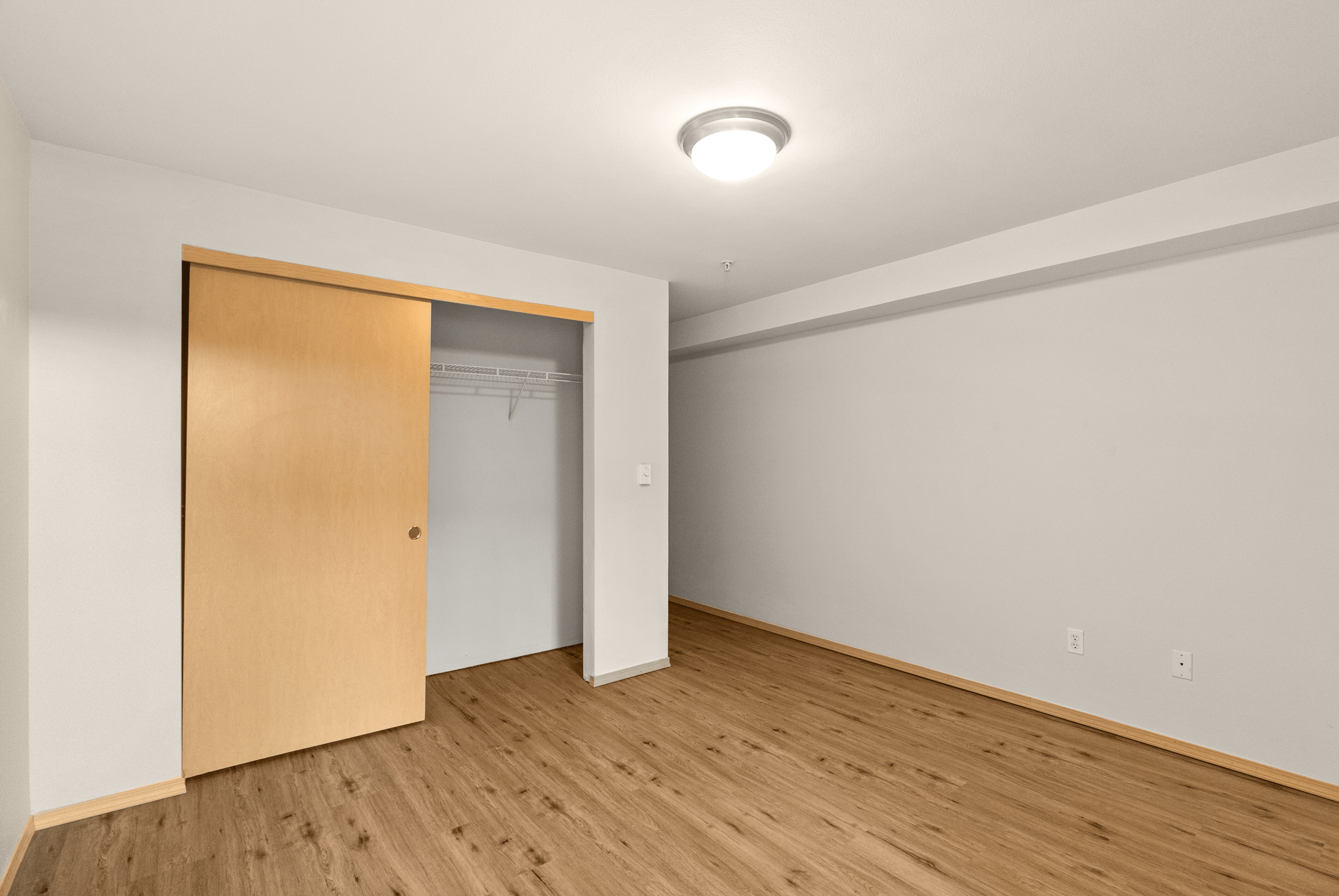 1 Bed 1 Bath Economy - 560 Sq Ft