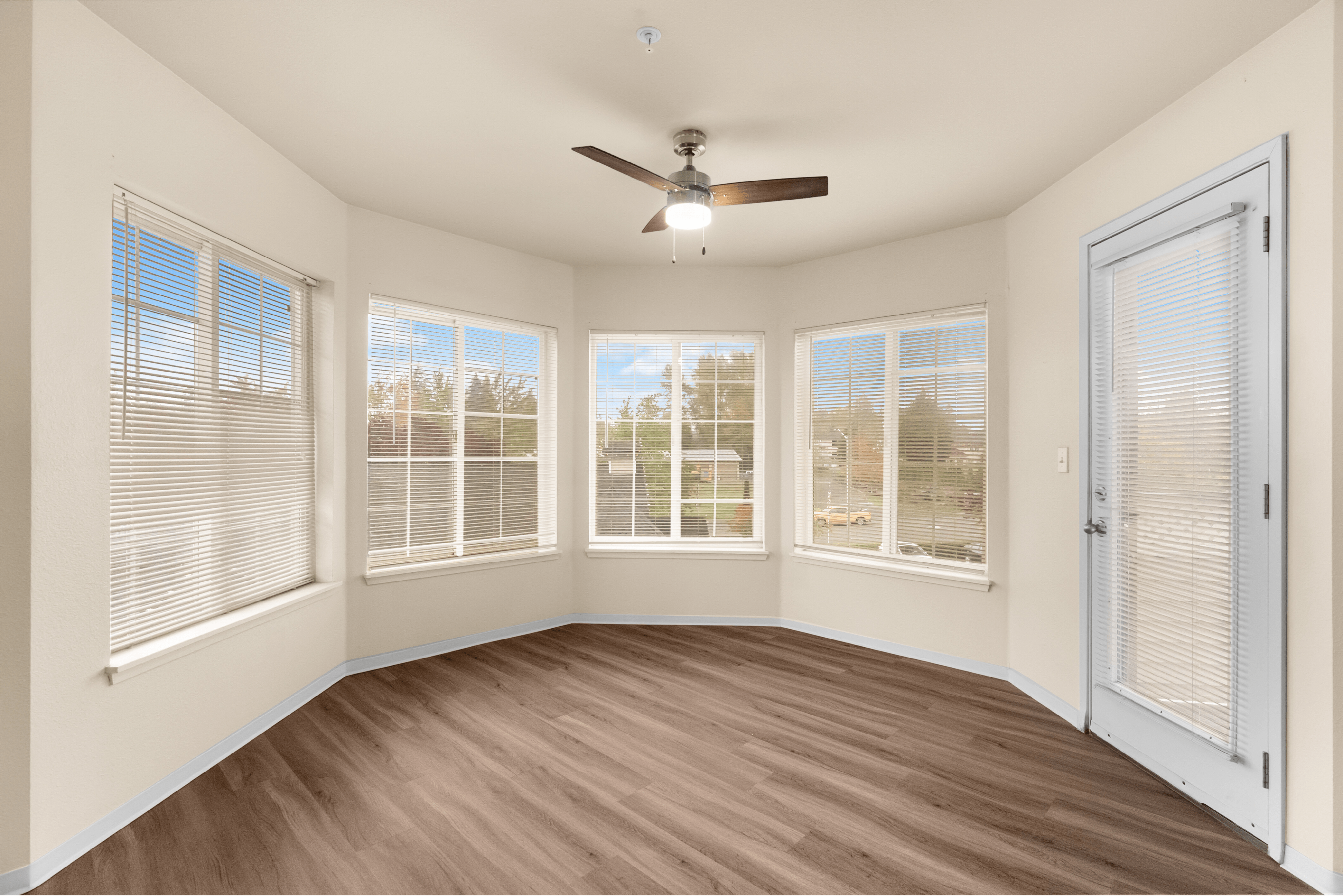Studio Deluxe - 545 Sq Ft