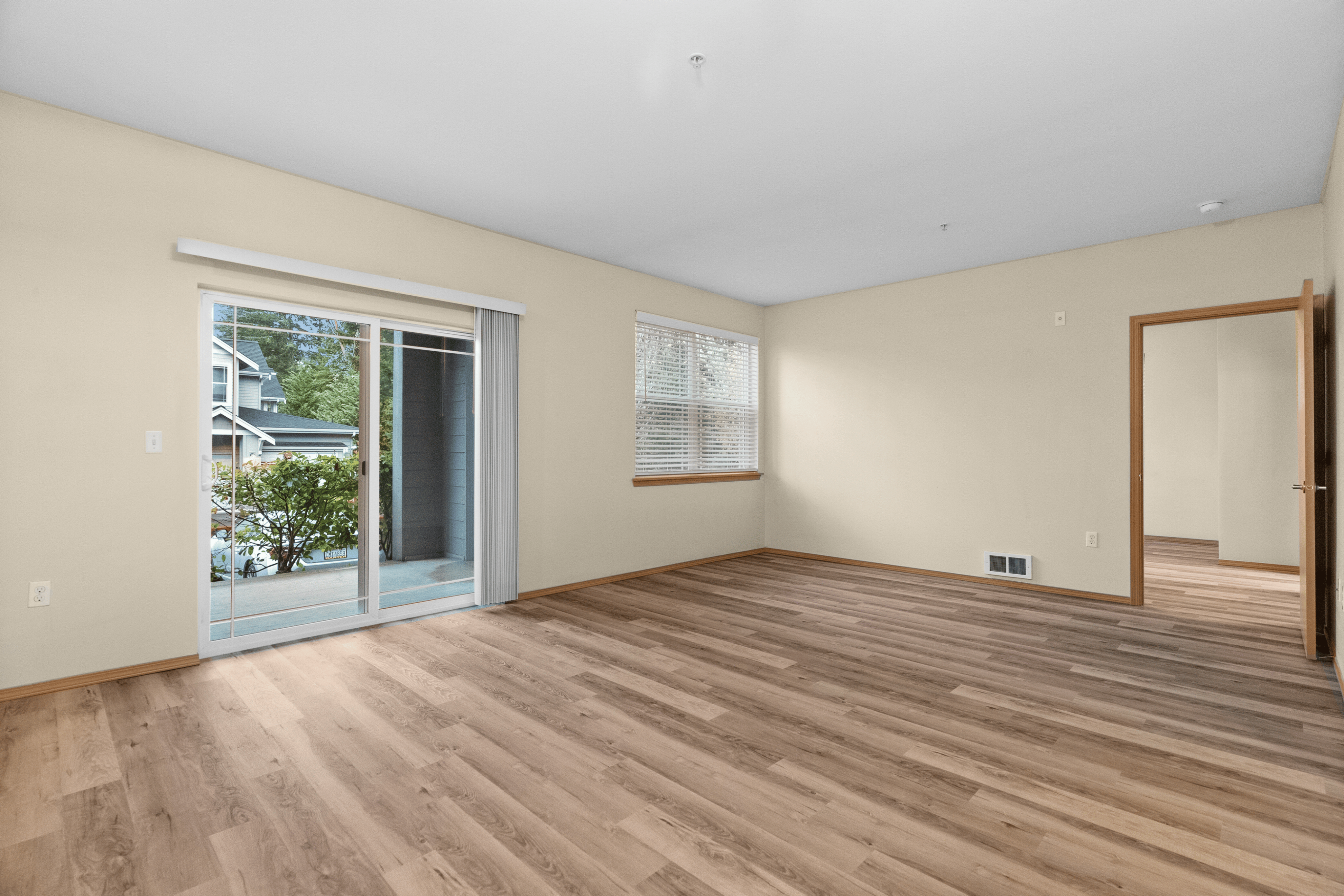 2 Bed 2 Bath Deluxe w/ Garage - 1174 Sq Ft