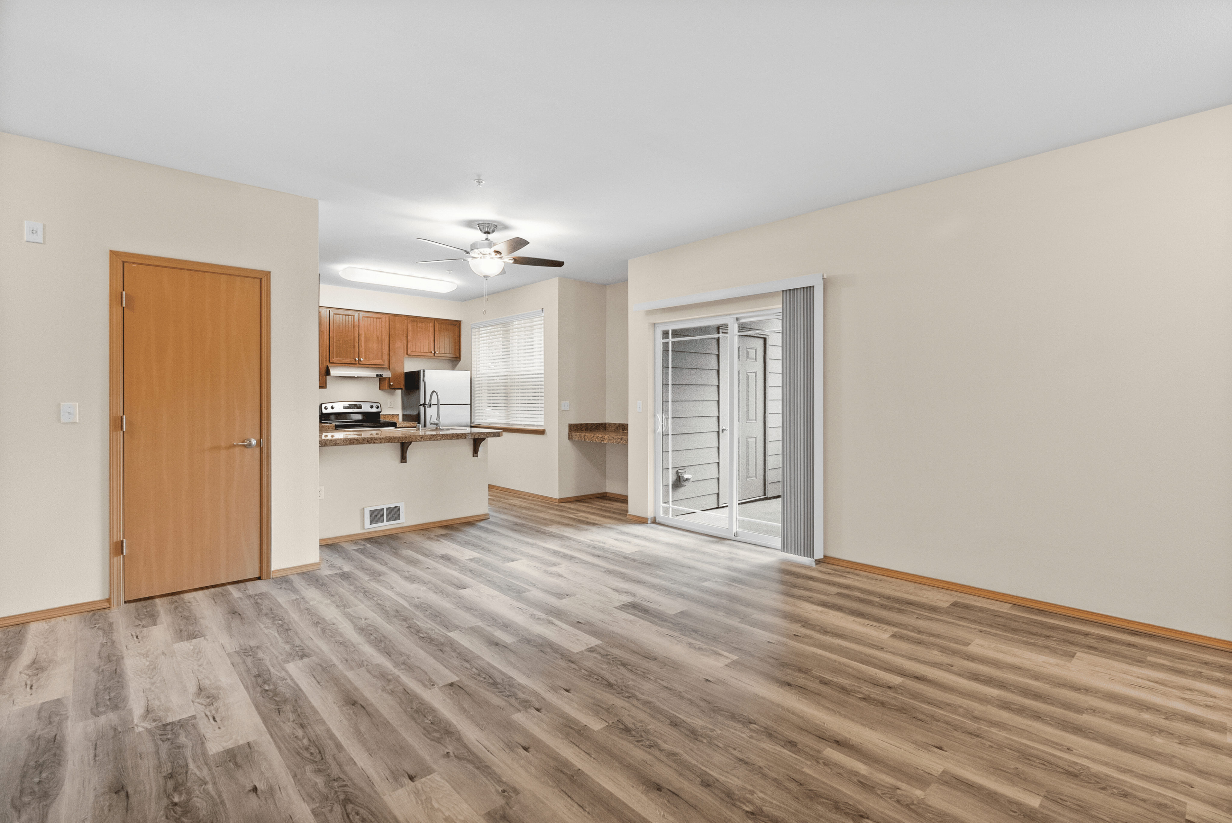 2 Bed 2 Bath Standard w/ Garage - 1,081 Sq Ft
